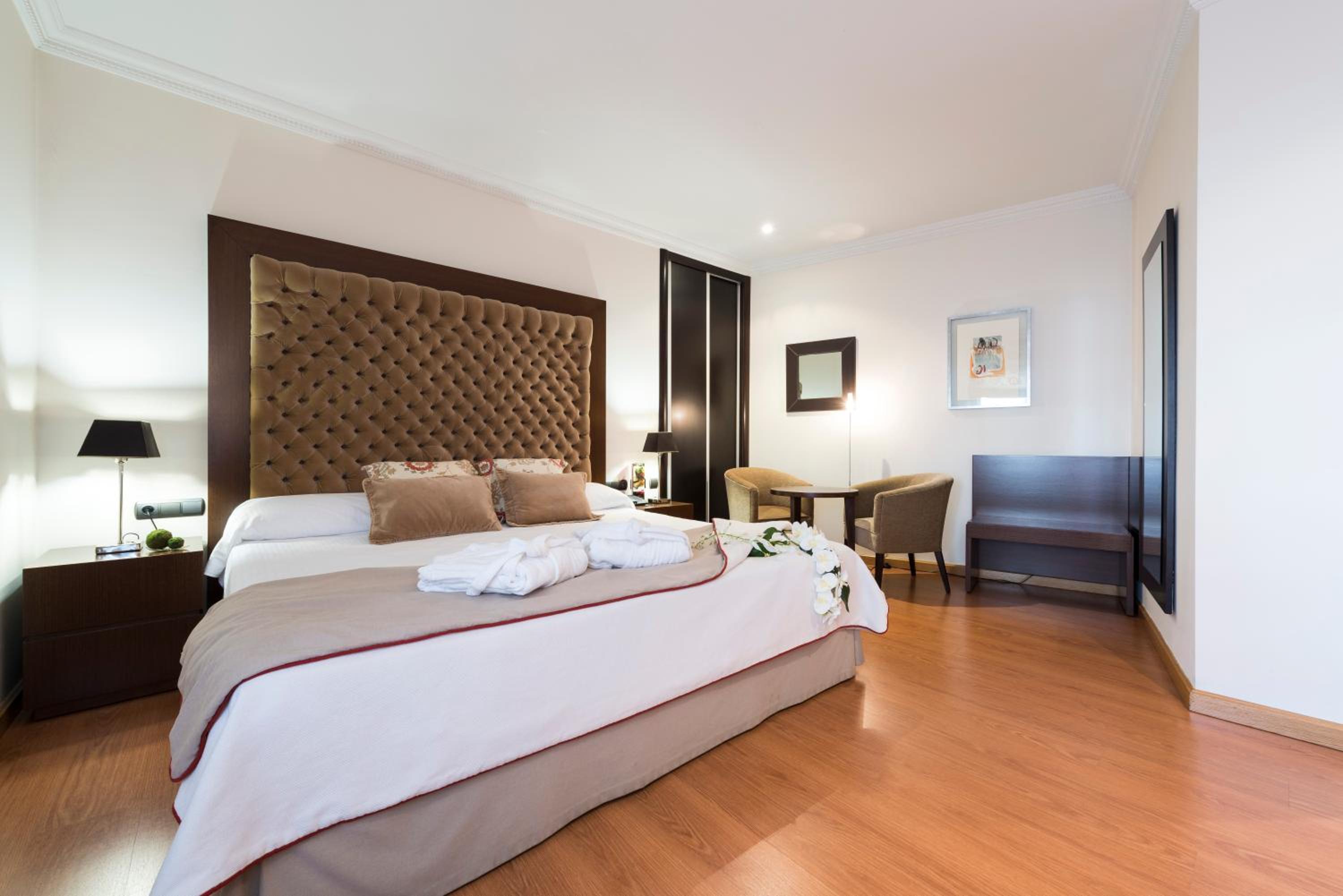 Deluxe Double Room with Spa Bath  - Photo 7