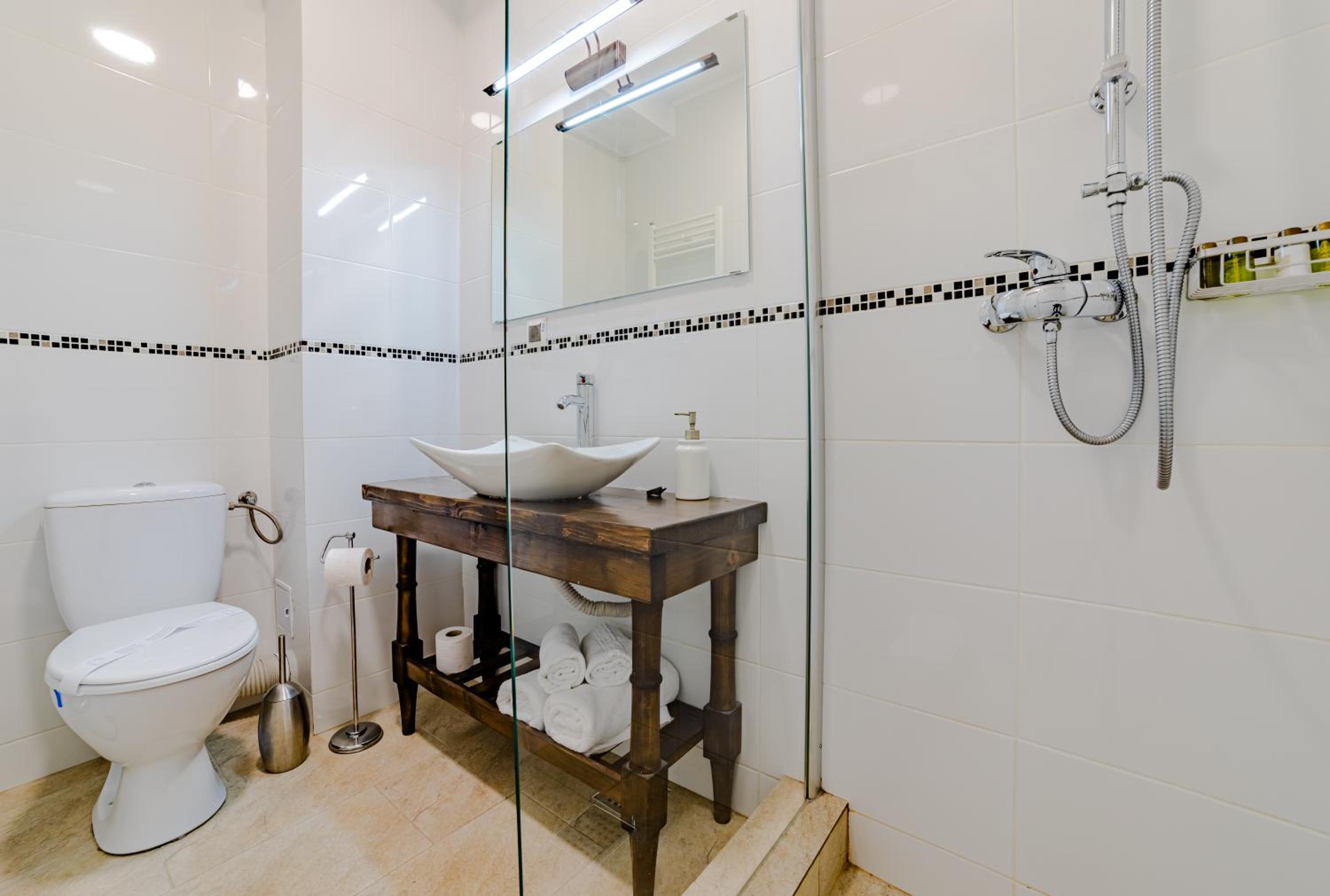 Studio Apartment - Photo 20