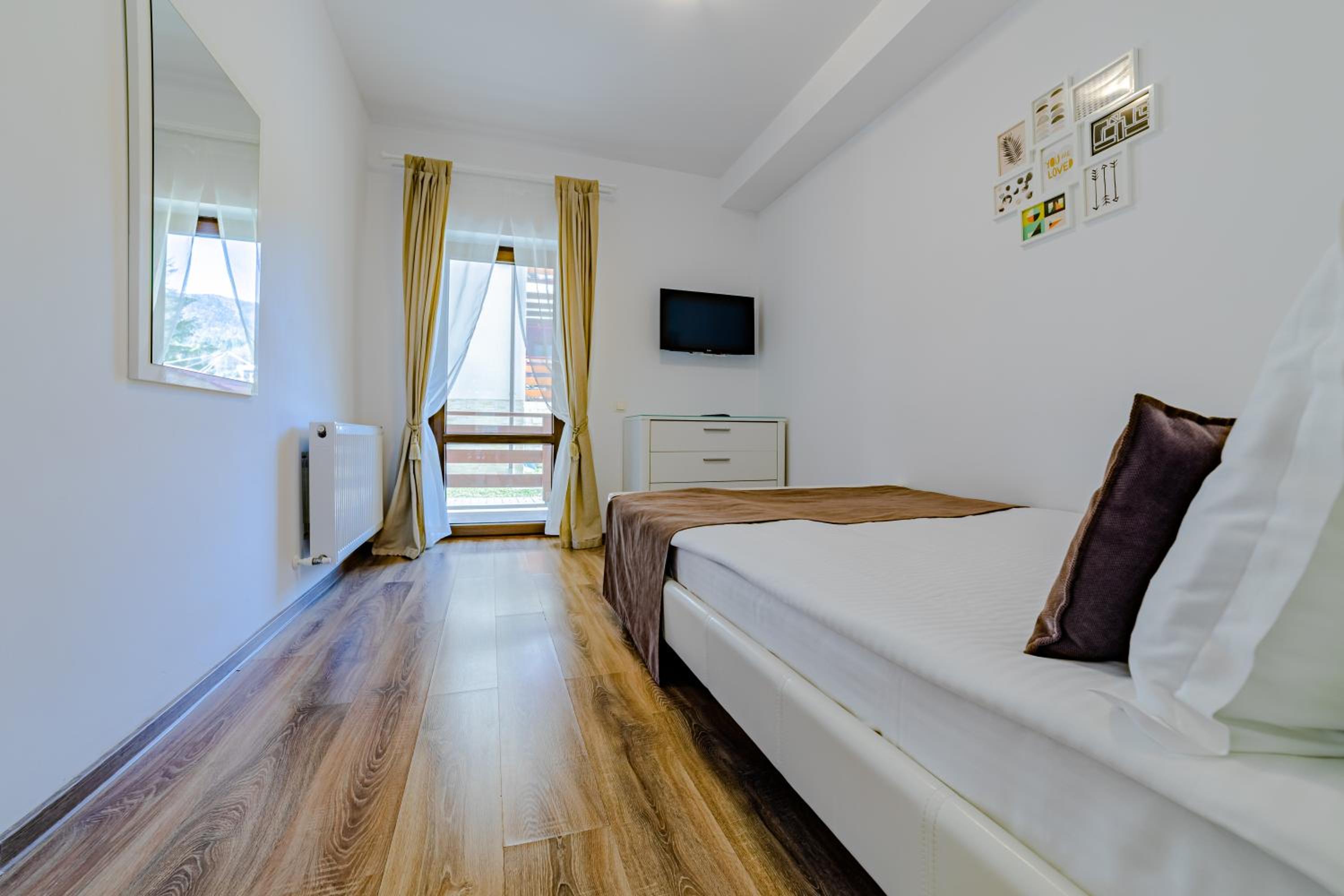 Studio Apartment - Photo 21