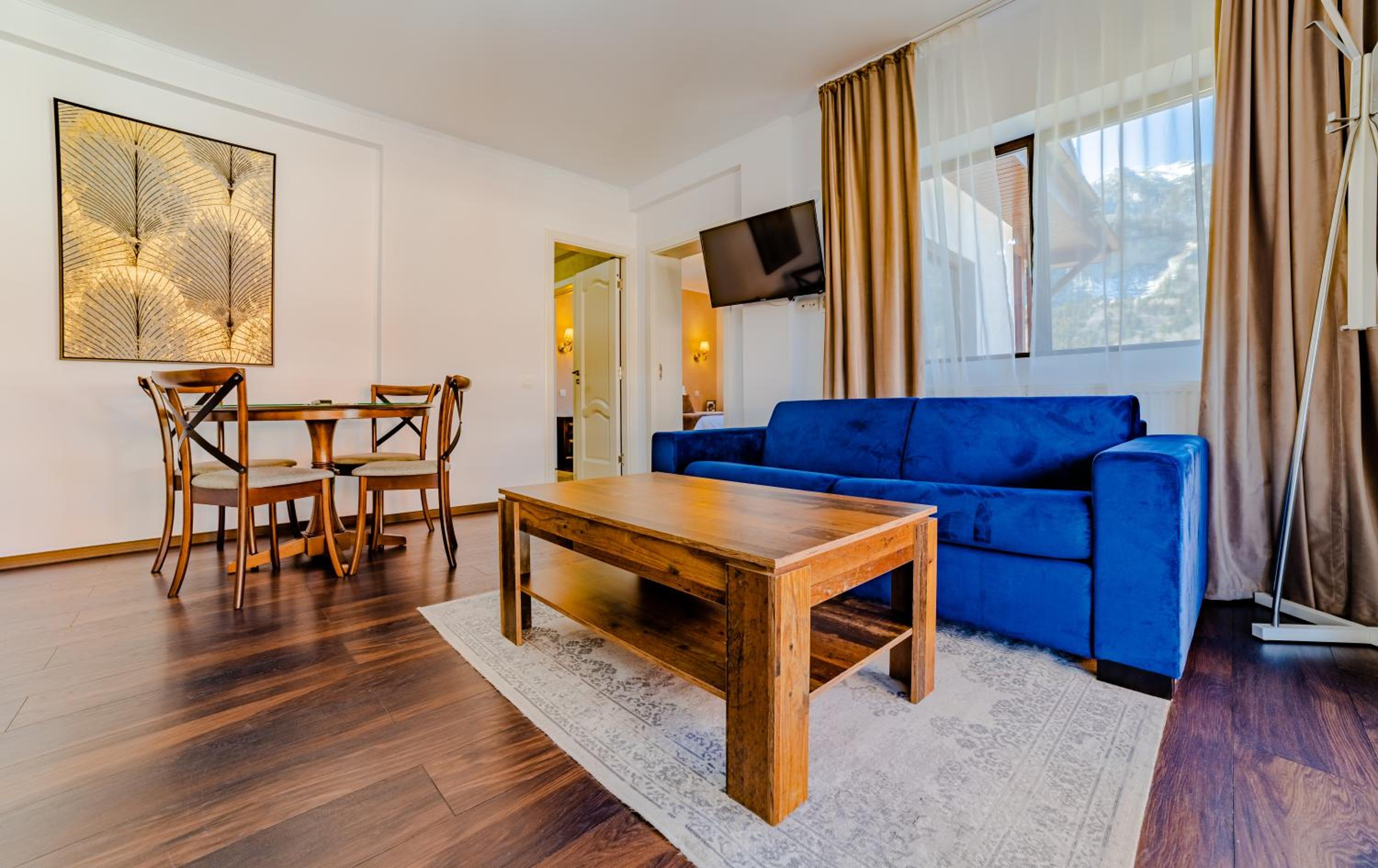 Apartment with Mountain View - Photo 12