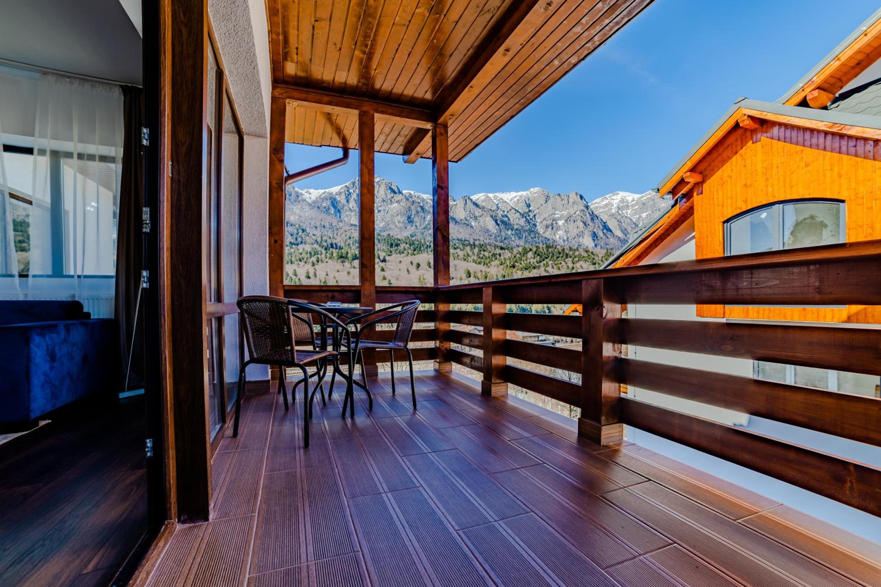 Apartment with Mountain View - Photo 20