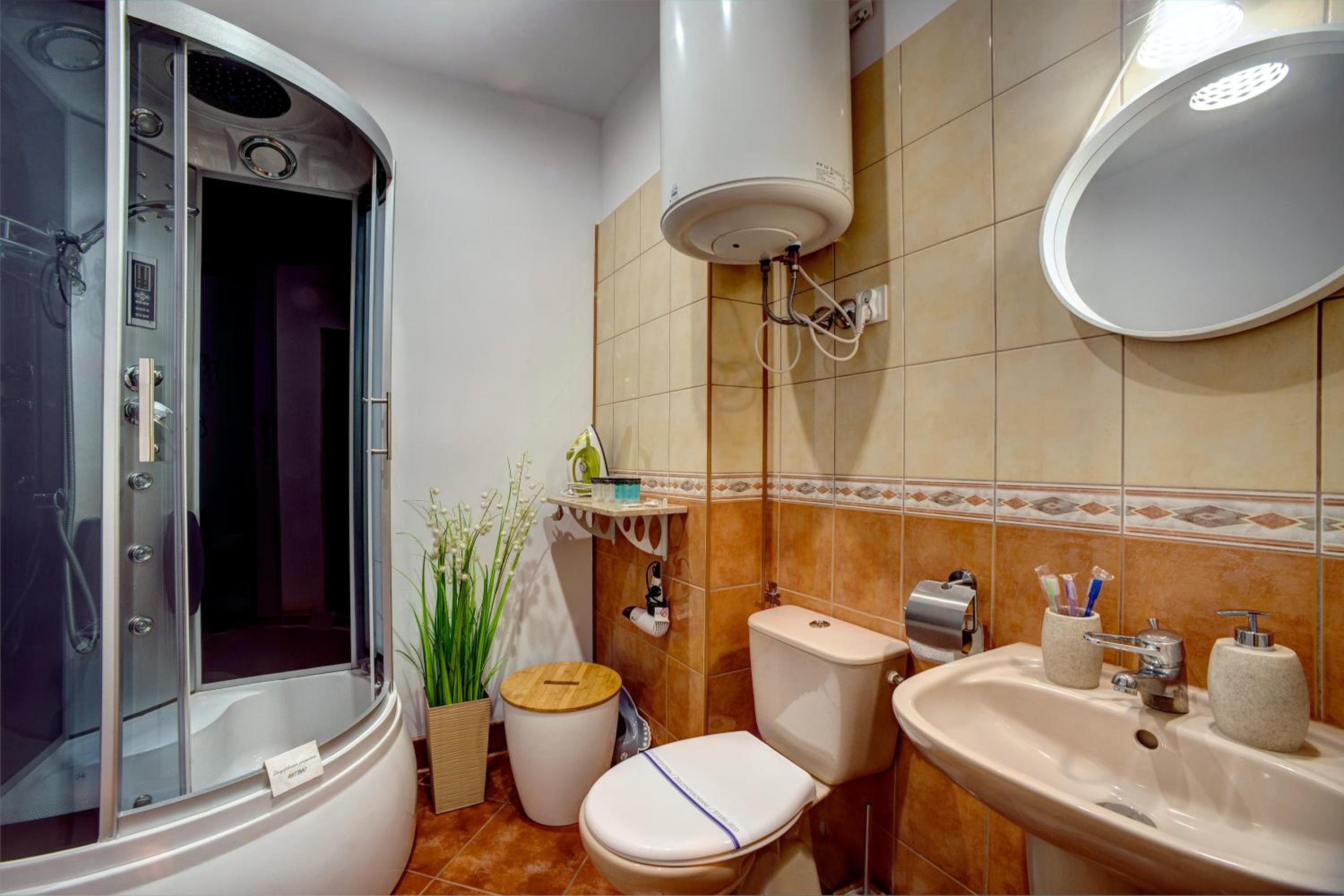 Apartment with Terrace - Photo 6