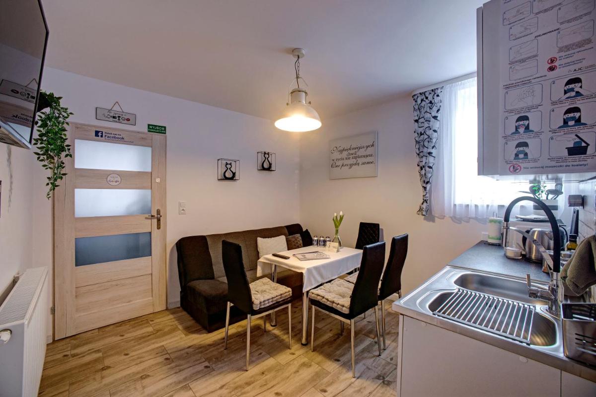 Apartment with Balcony - Photo 7
