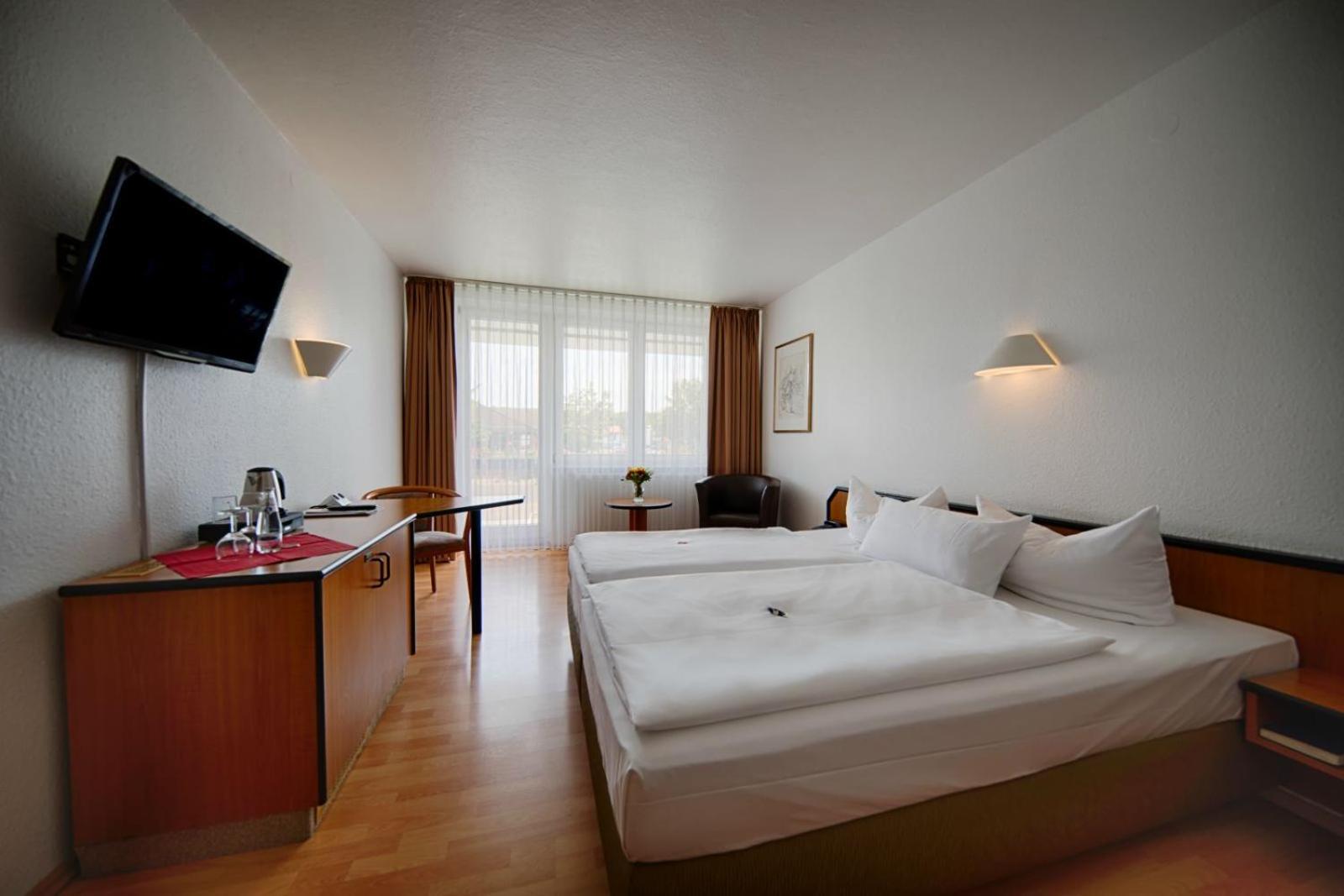 Double Room with Private Bathroom photo 2