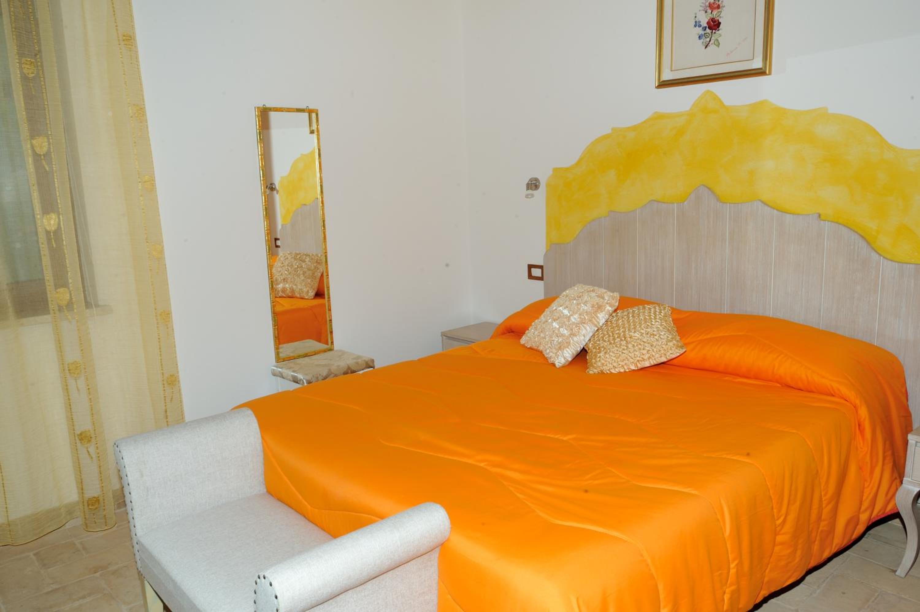 Standard Double Room photo 3