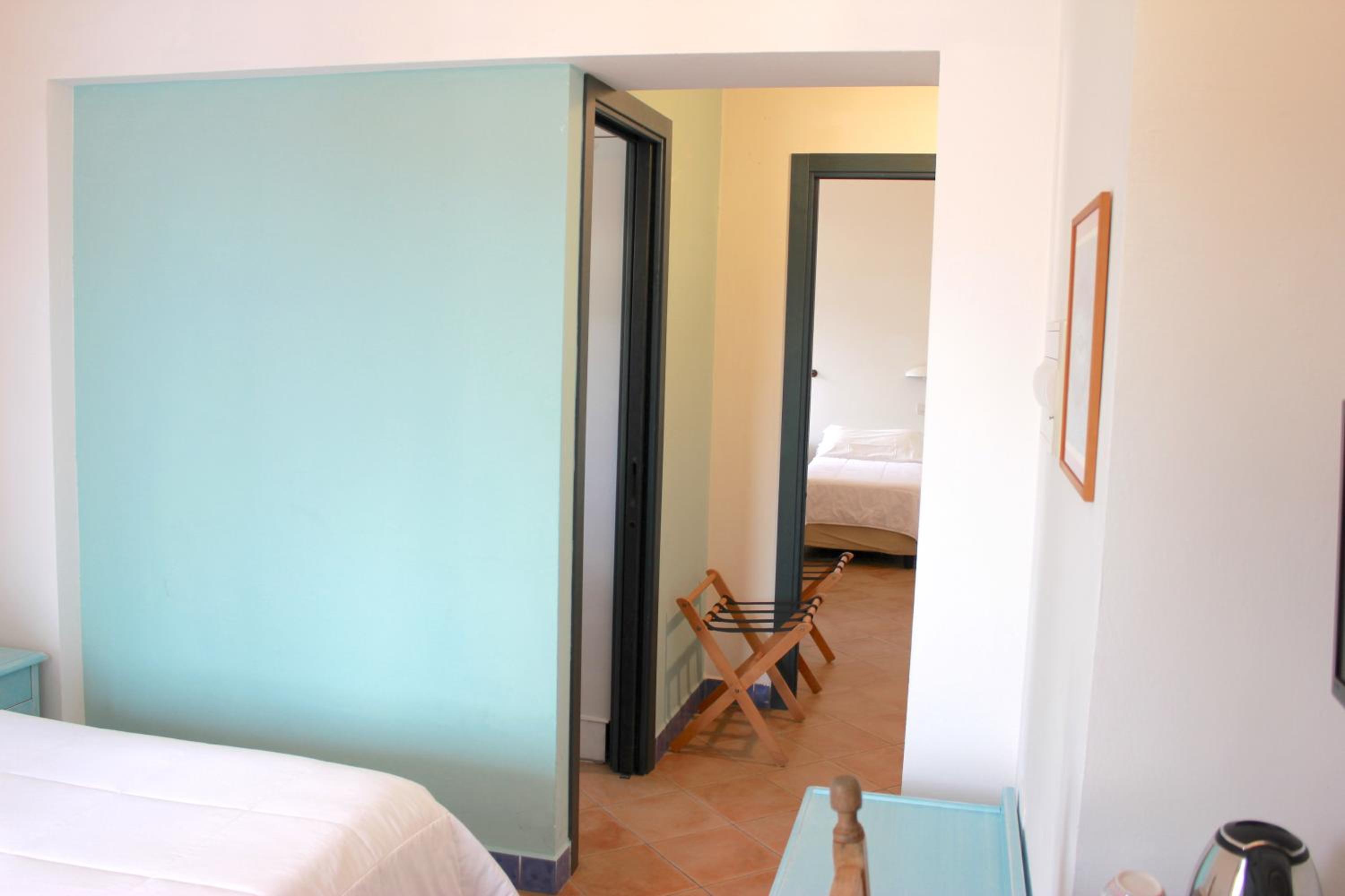 Two Connecting Double Rooms photo 3