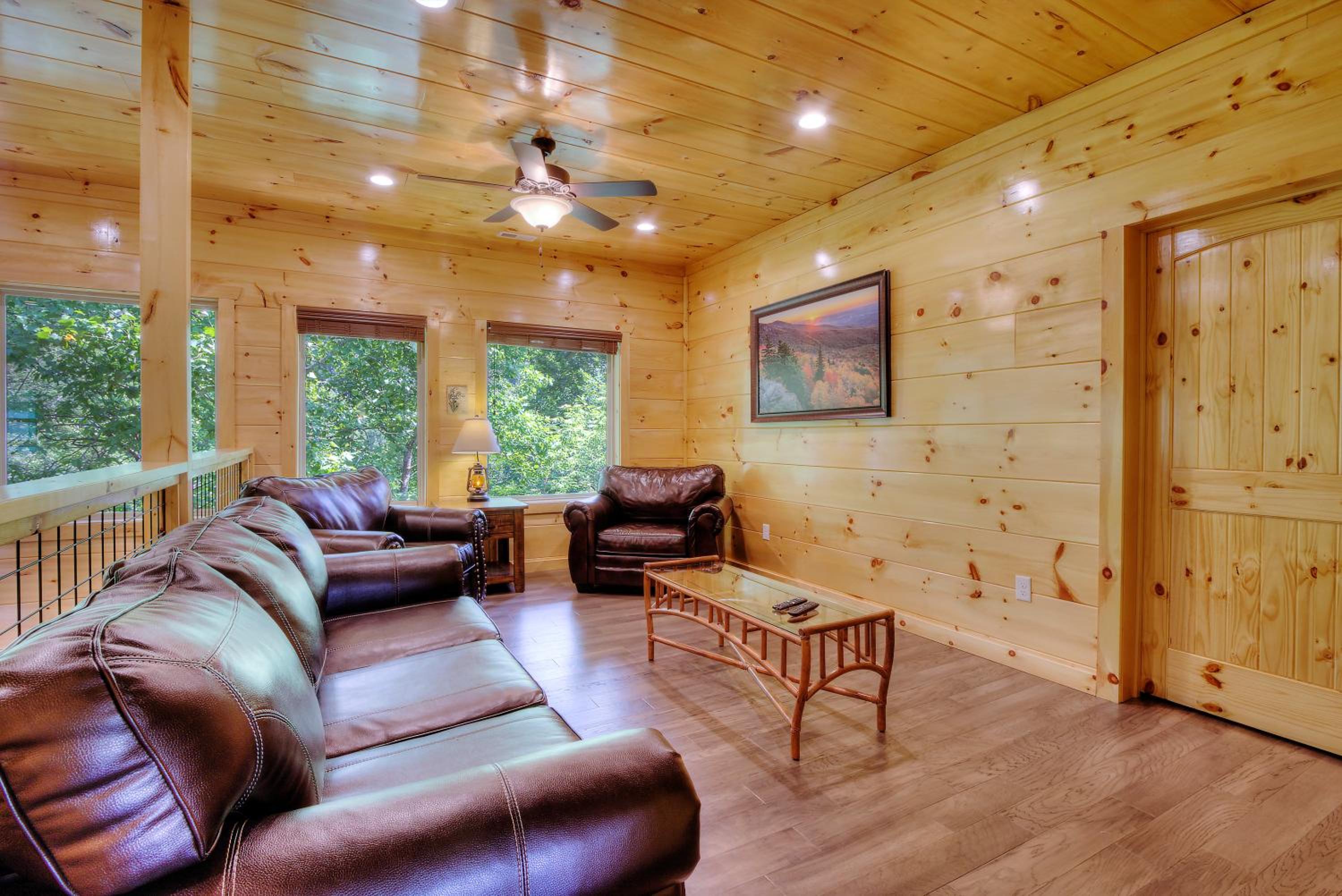 Five-Bedroom House - Photo 31