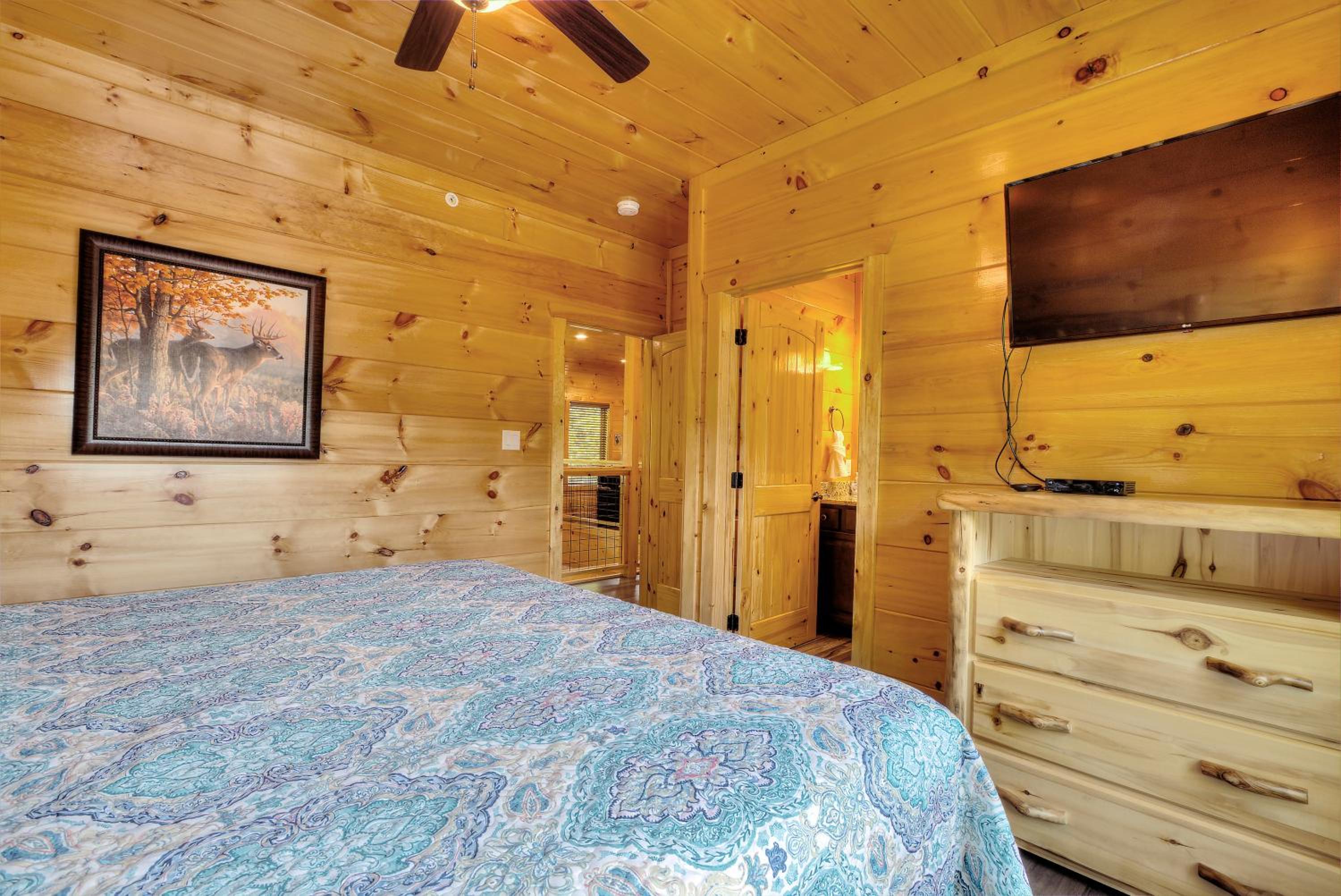 Five-Bedroom House - Photo 29