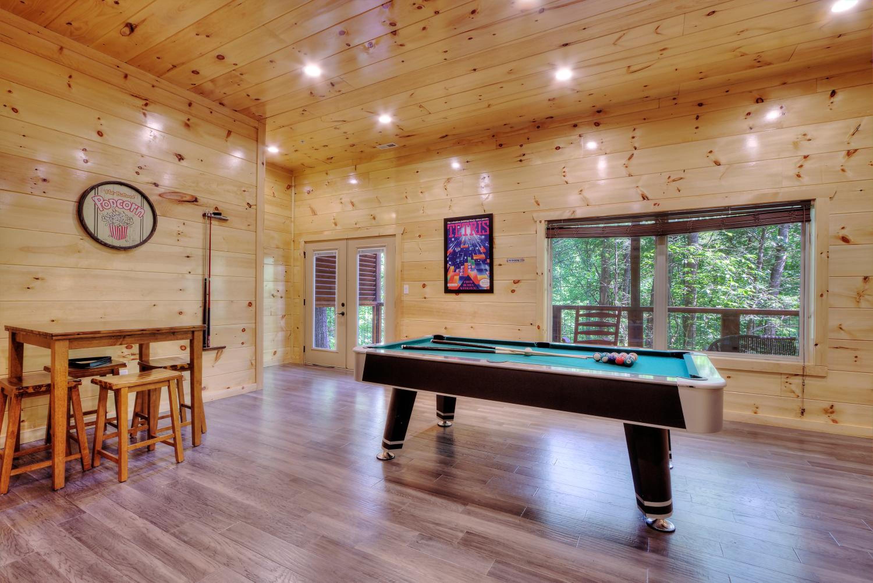 Five-Bedroom House - Photo 24