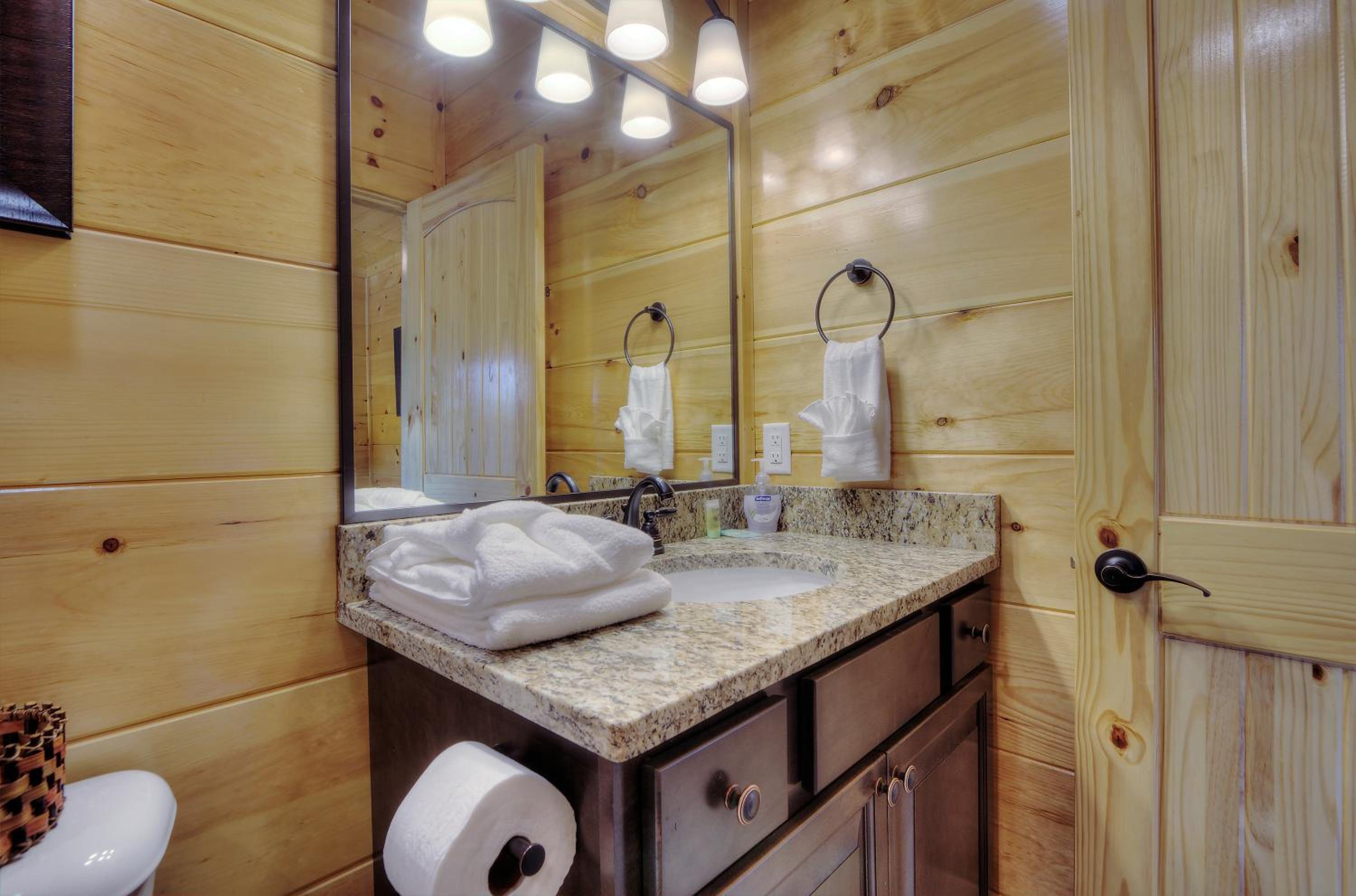 Five-Bedroom House - Photo 17