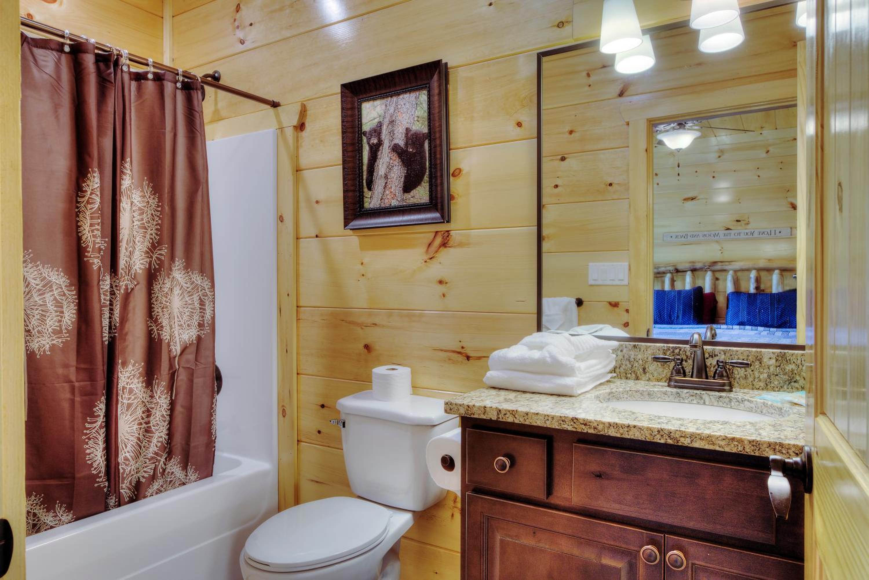 Five-Bedroom House - Photo 15