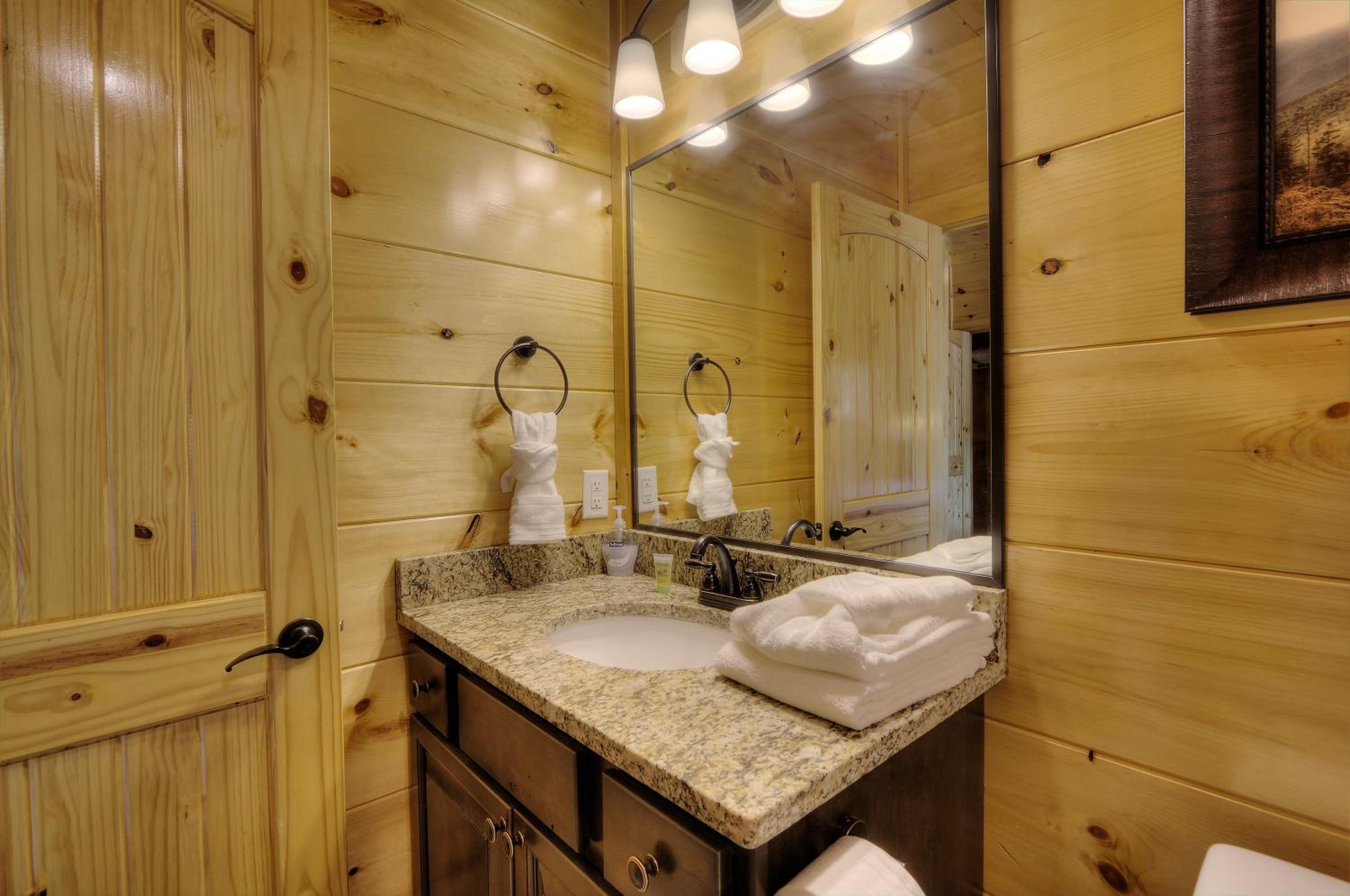 Five-Bedroom House - Photo 14
