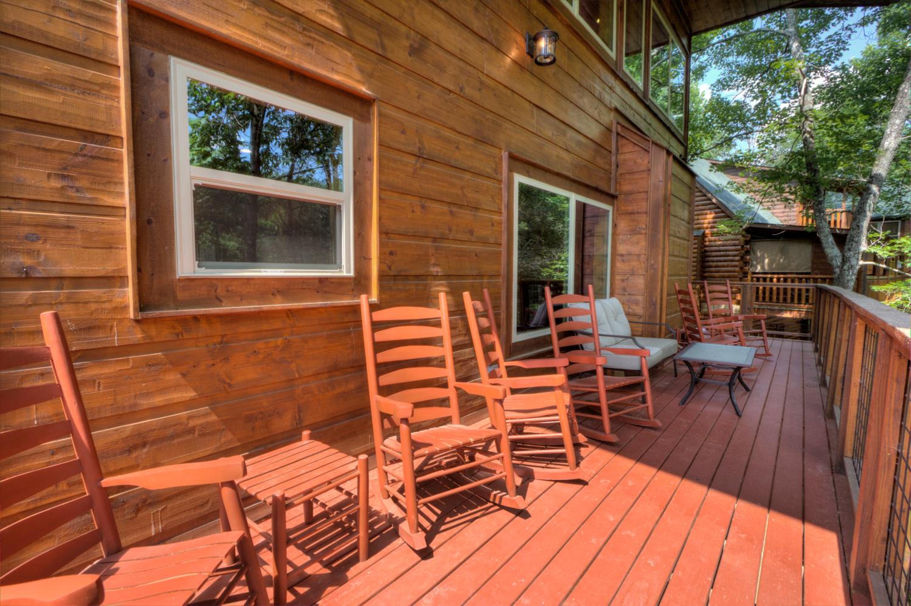Five-Bedroom House - Photo 9