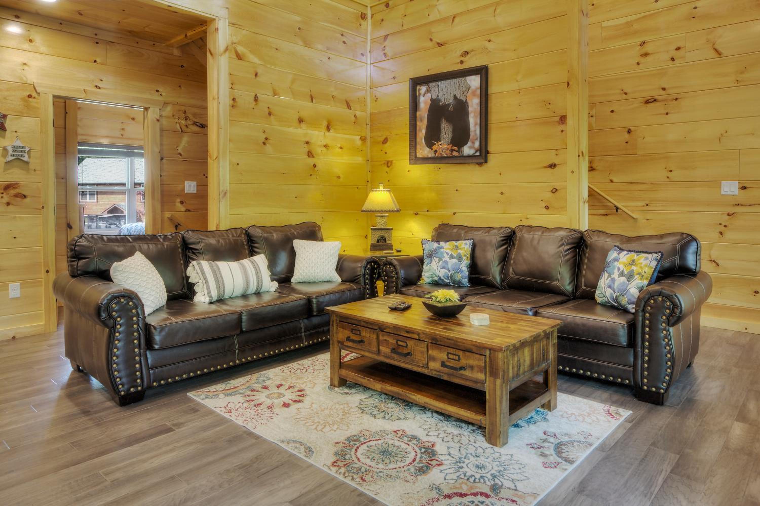 Five-Bedroom House - Photo 8