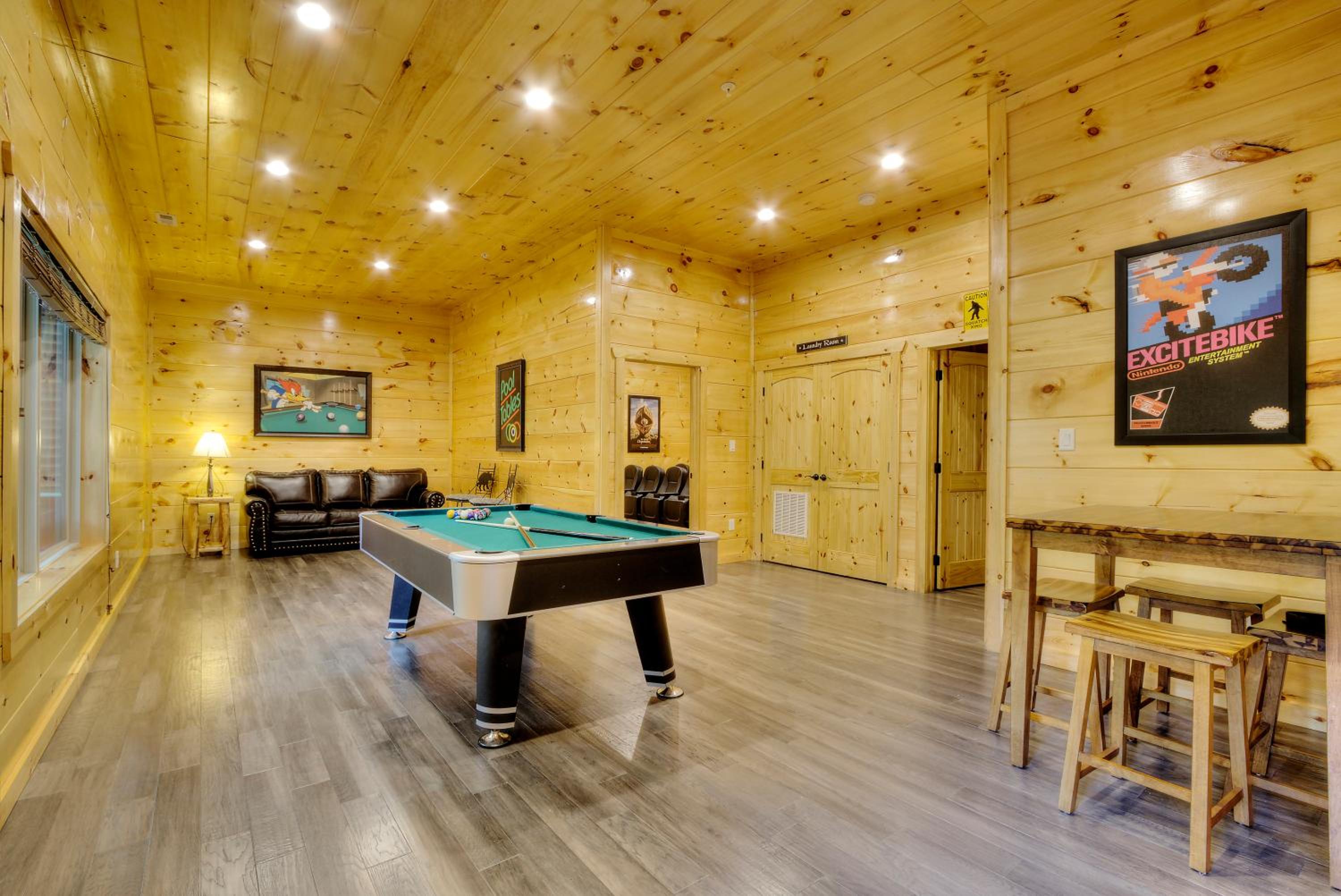Five-Bedroom House - Photo 6