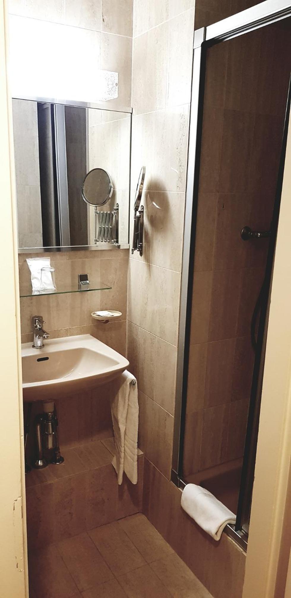Single Room photo 2