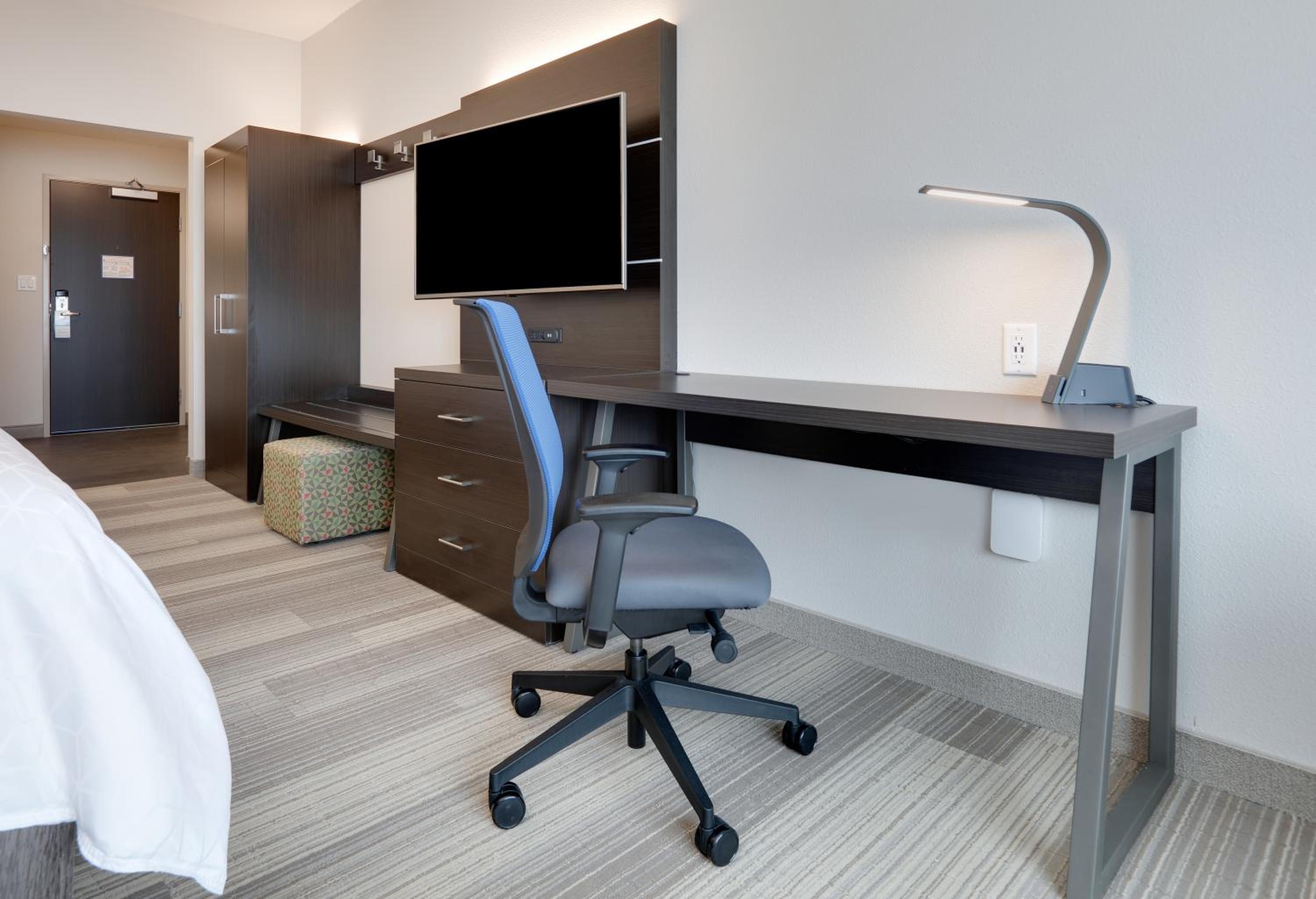 Standard King Room - Photo 1