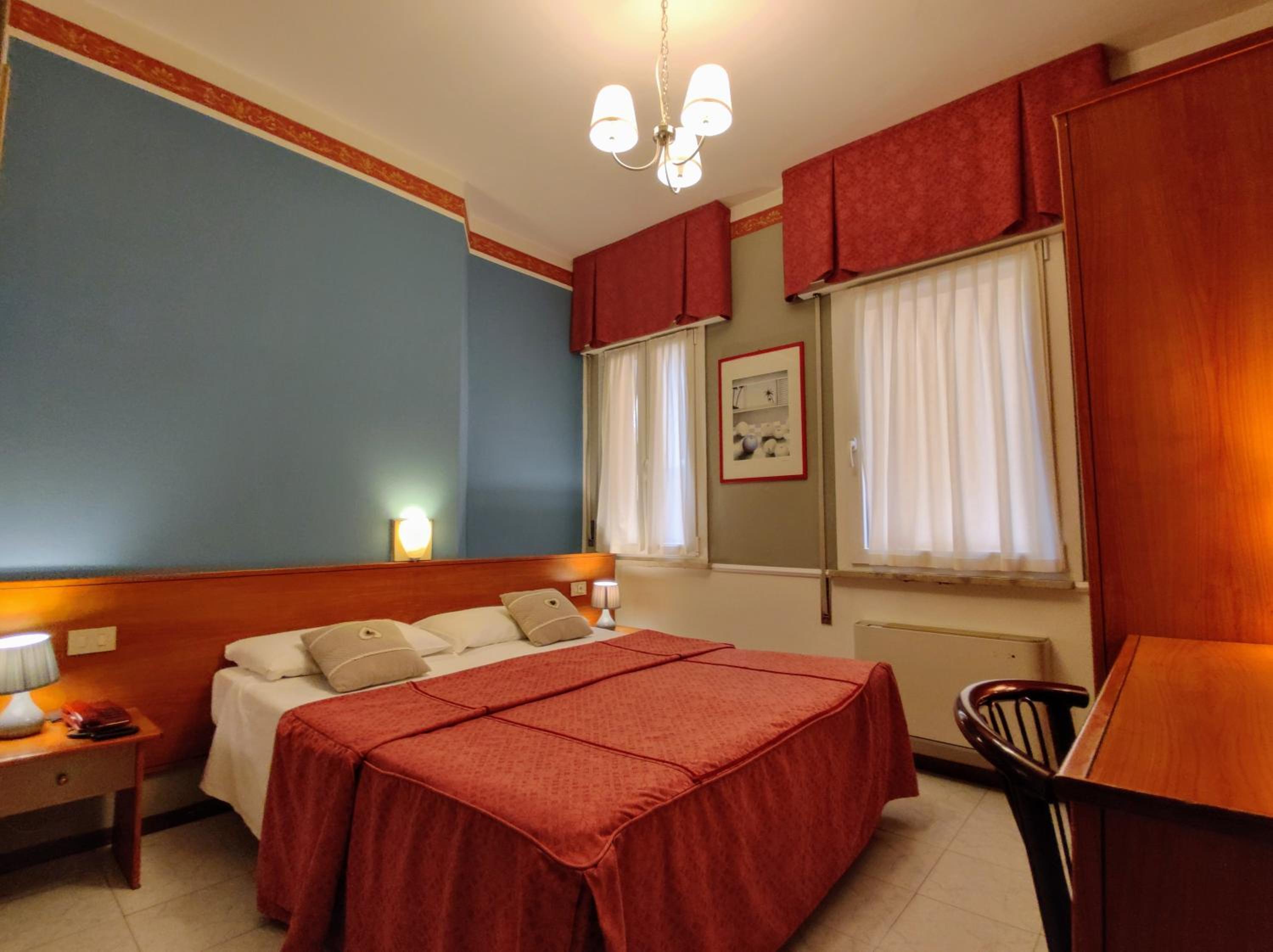 Small Double or Twin Room - Photo 4