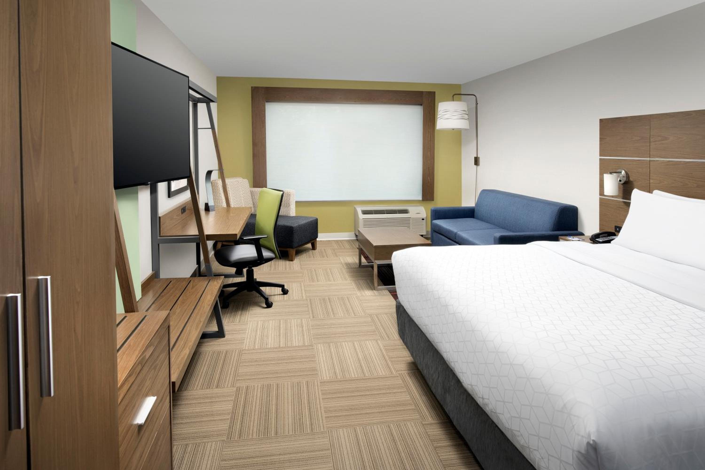 King Suite with Sofa Bed - Photo 6