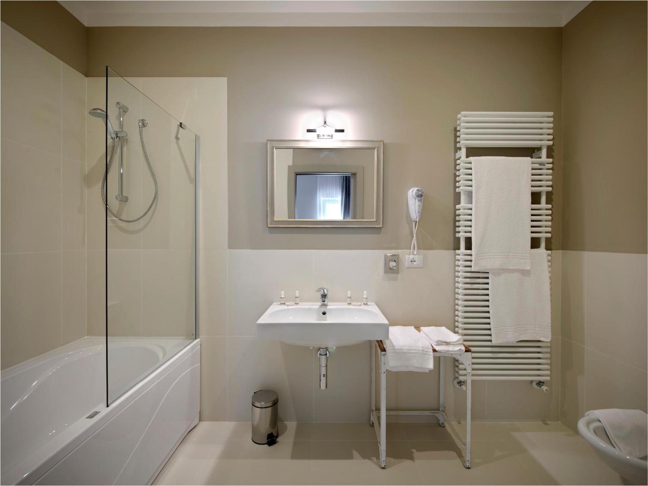 Superior Double or Twin Room photo 2