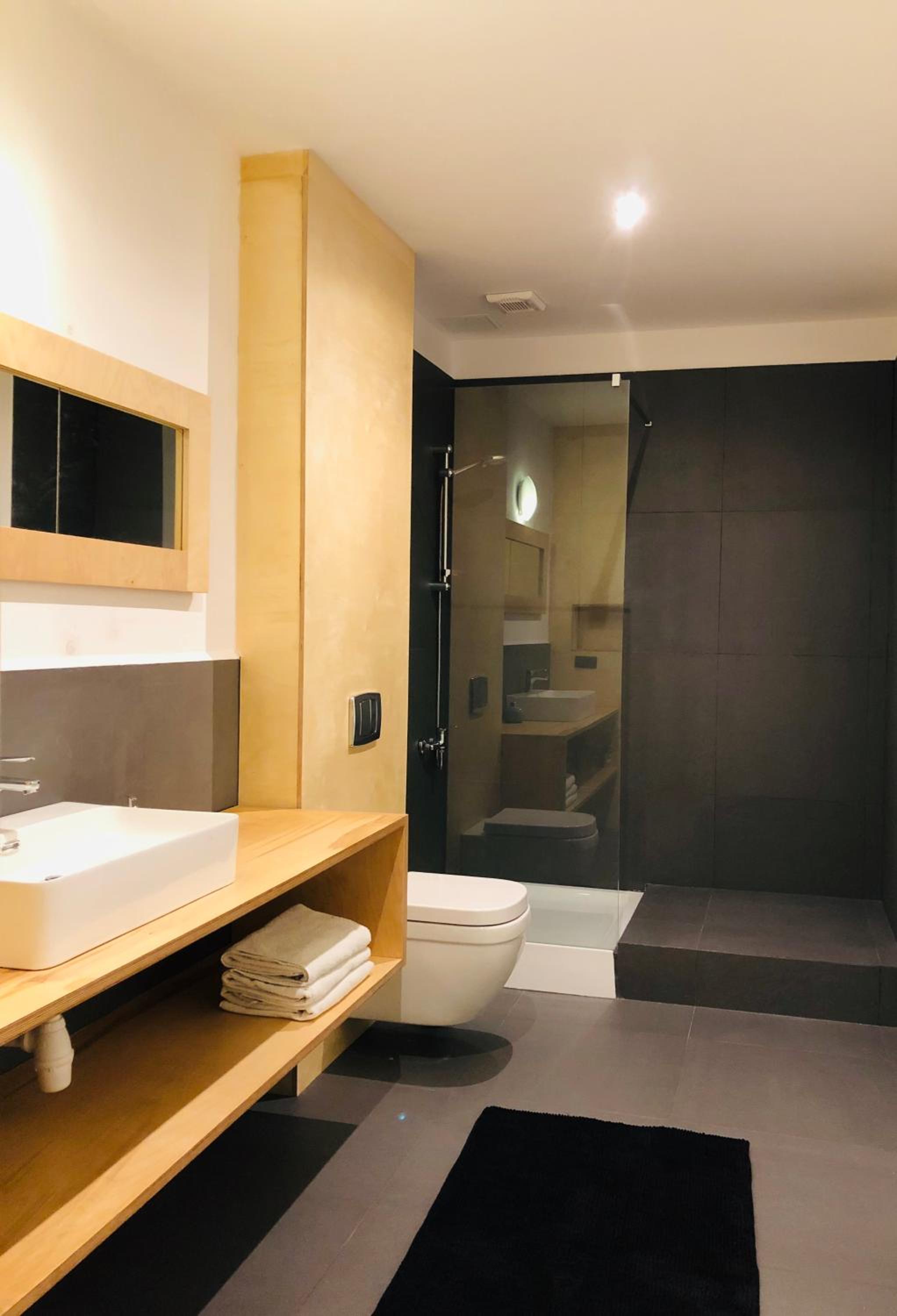 Superior King Suite photo 2