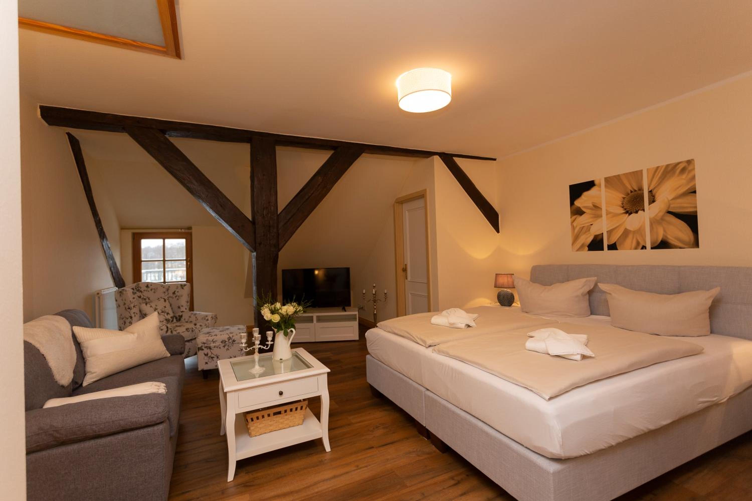 Standard Double Room photo 3