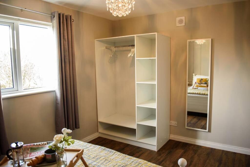 One-Bedroom Apartment - Photo 3
