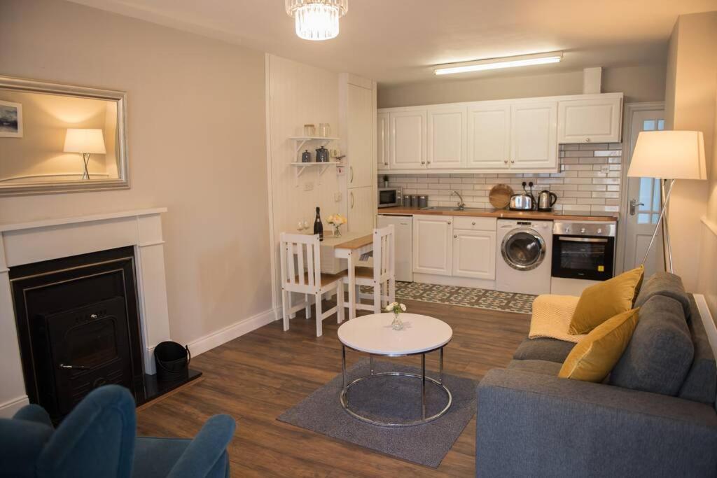 One-Bedroom Apartment - Photo 11