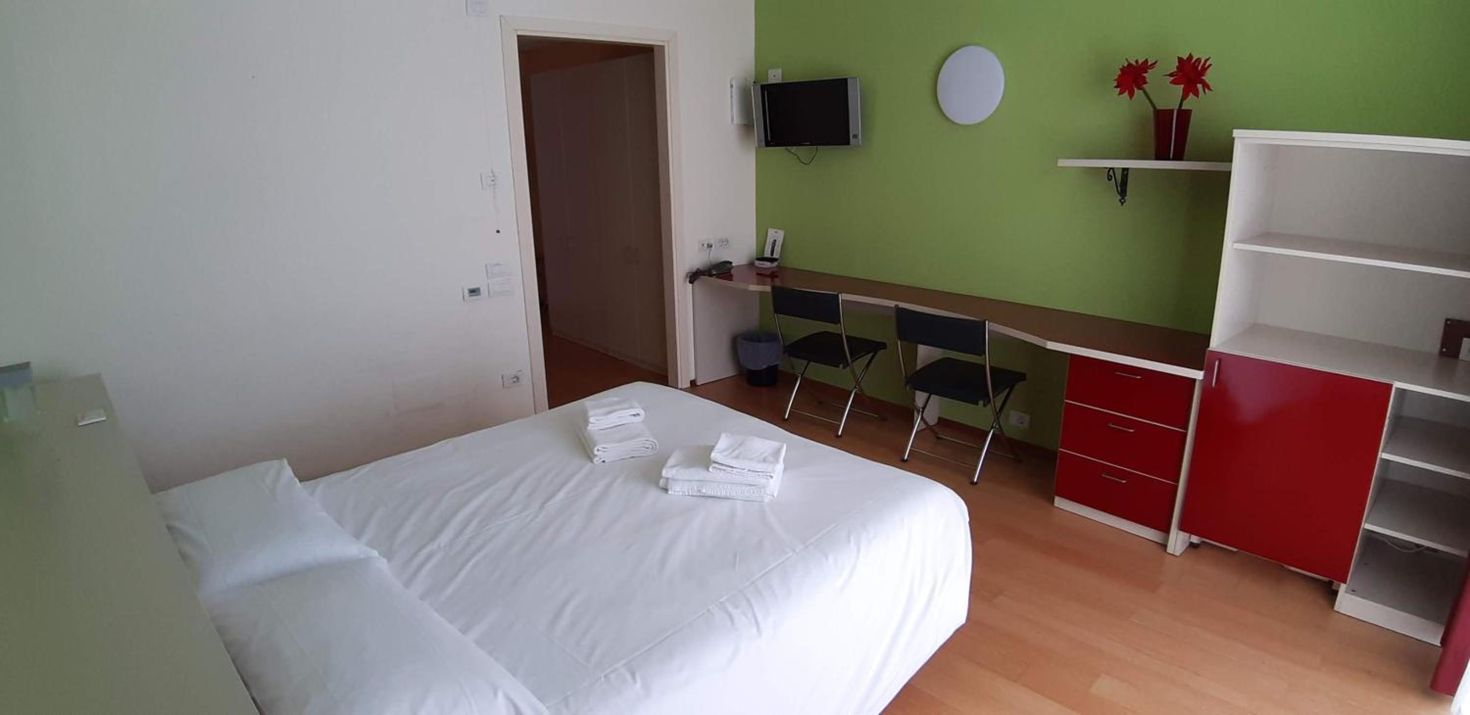 Double Room - Photo 2