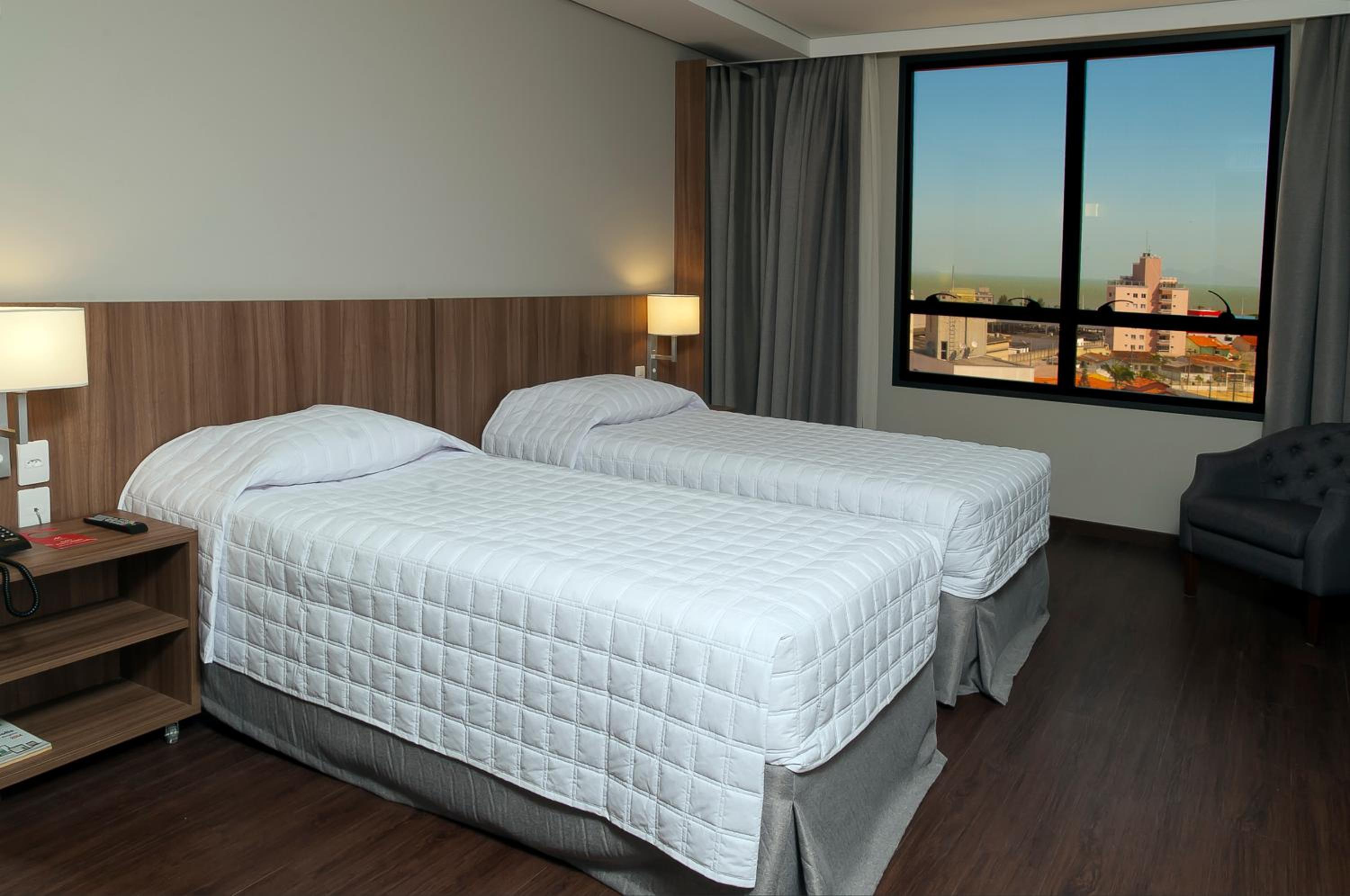 Kennedy Executive Hotel — Deluxe Double Room