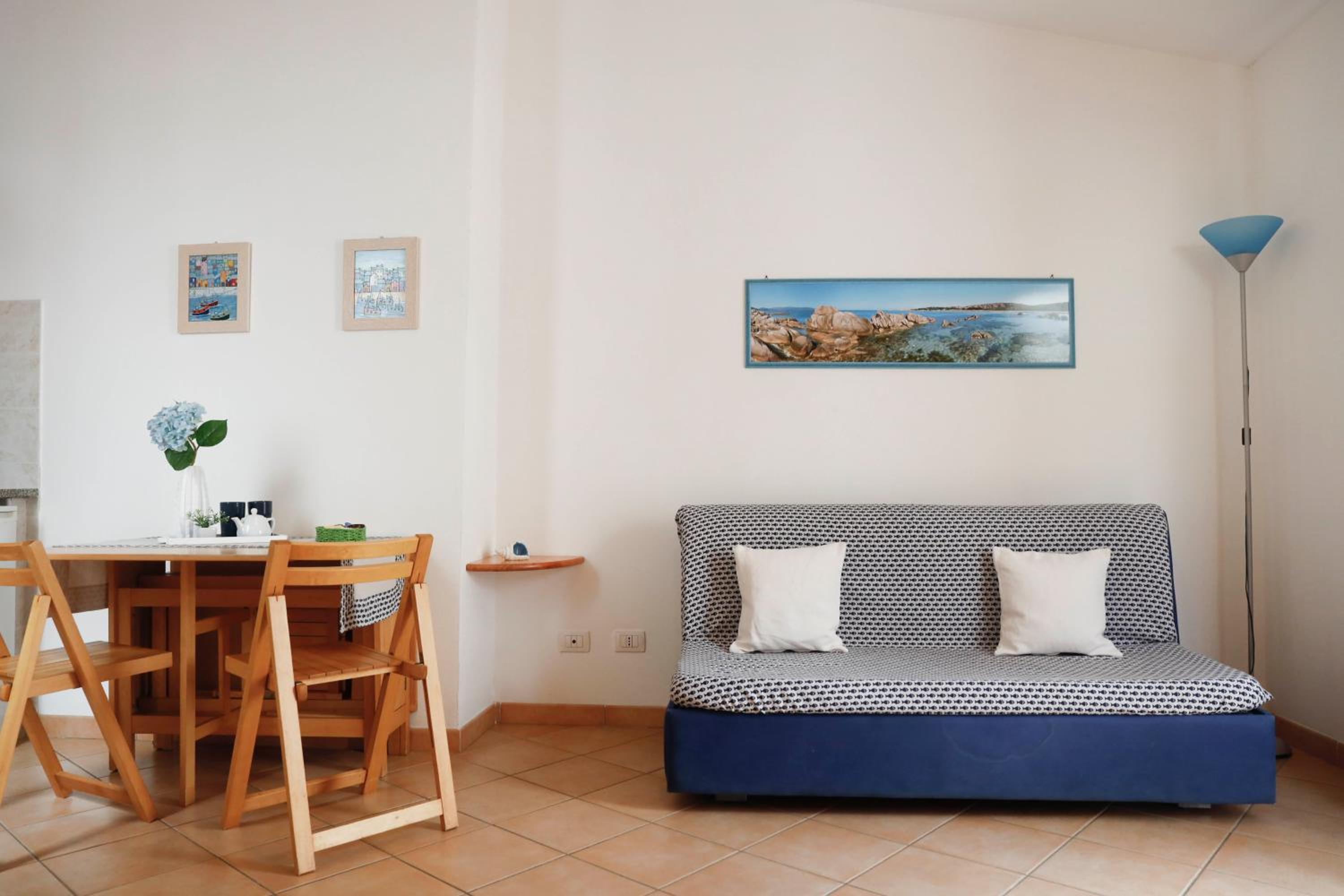 Basic One-Bedroom Apartment photo 1