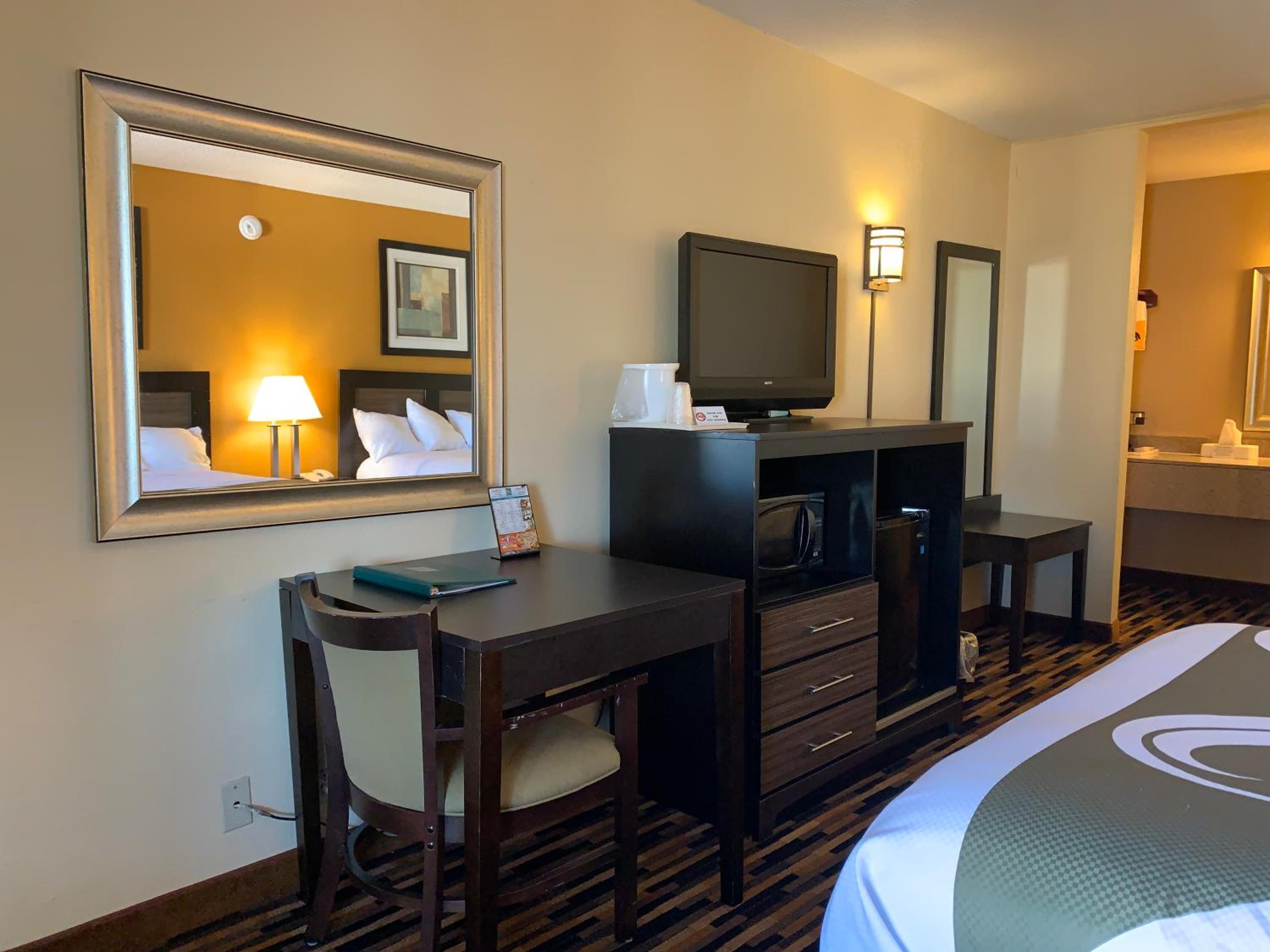Double Room - Accessible/Non-Smoking photo 2