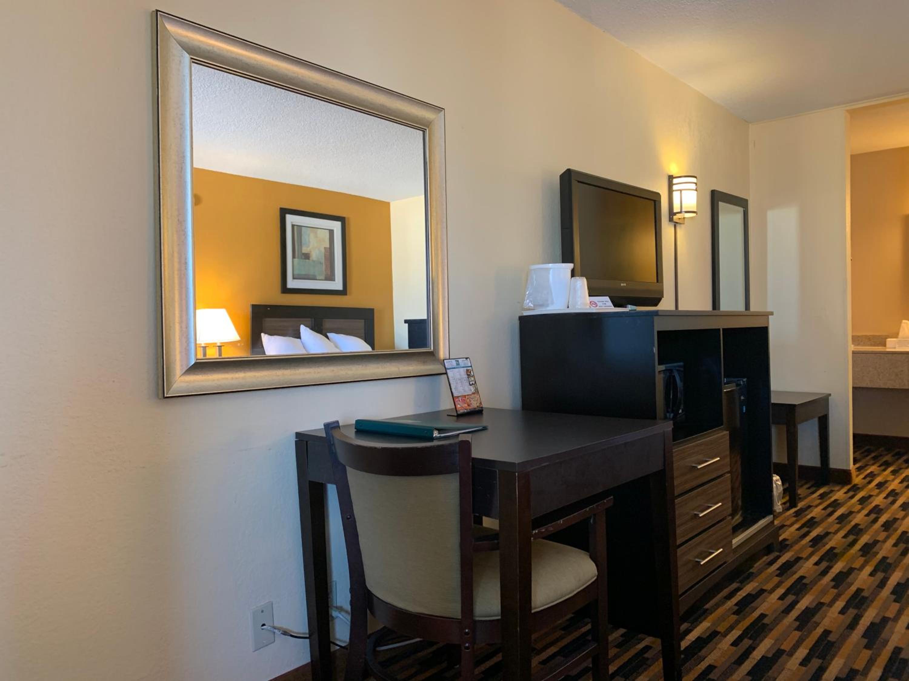 Double Room with Two Double Beds - Non-Smoking photo 3