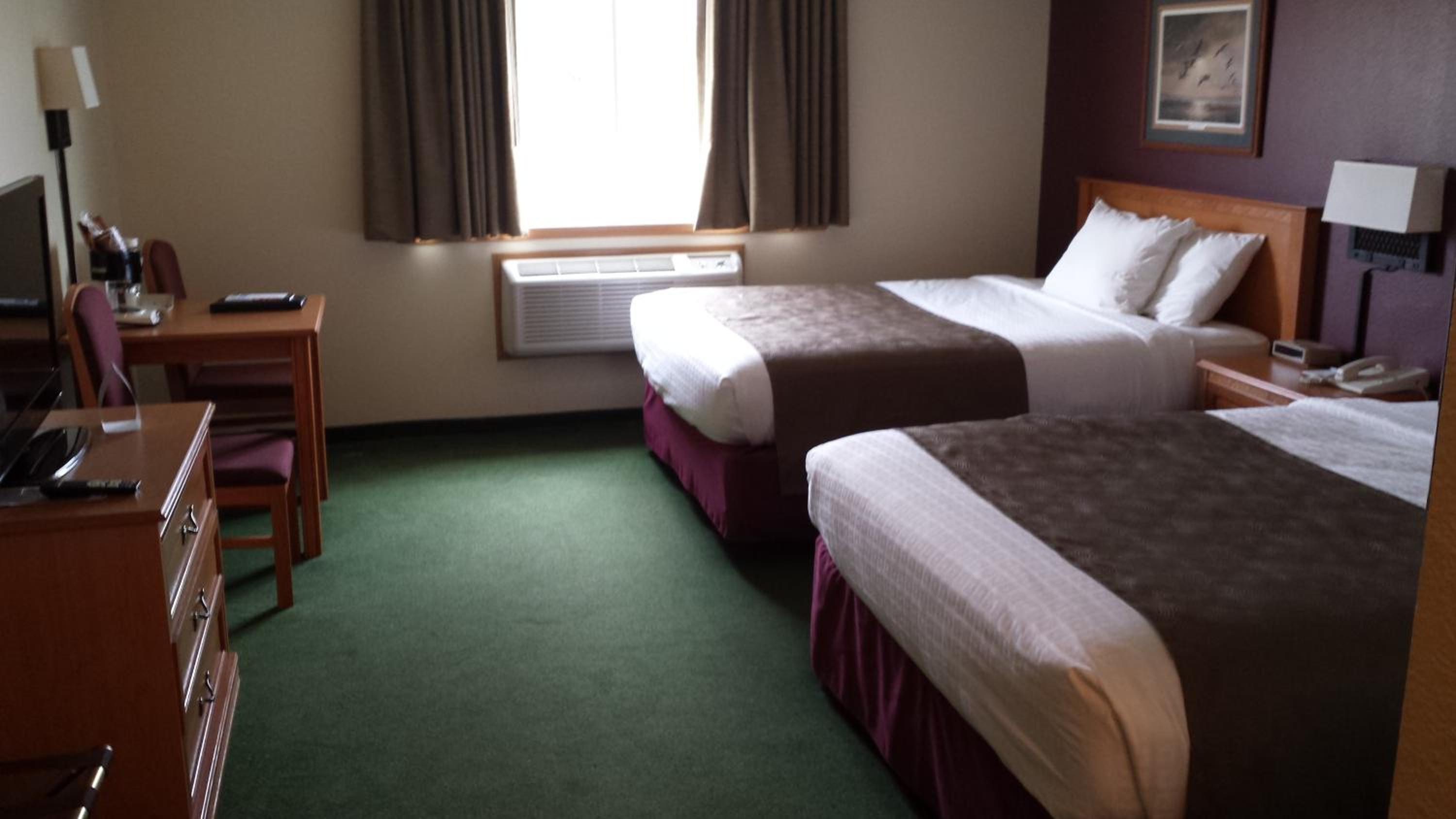 Queen Room with Two Queen Beds - Non-Smoking photo 1