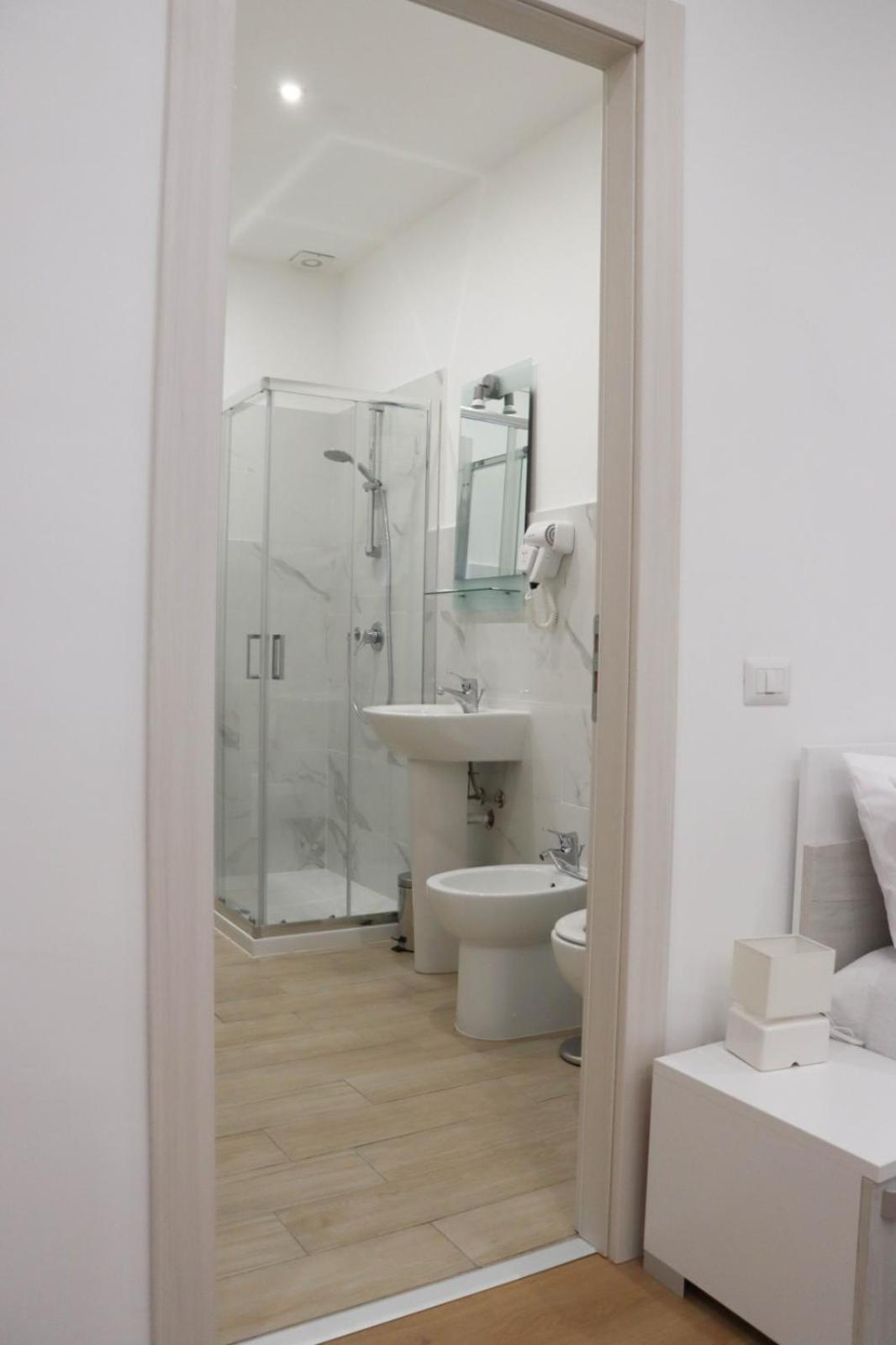 Family Room with Private Bathroom photo 2
