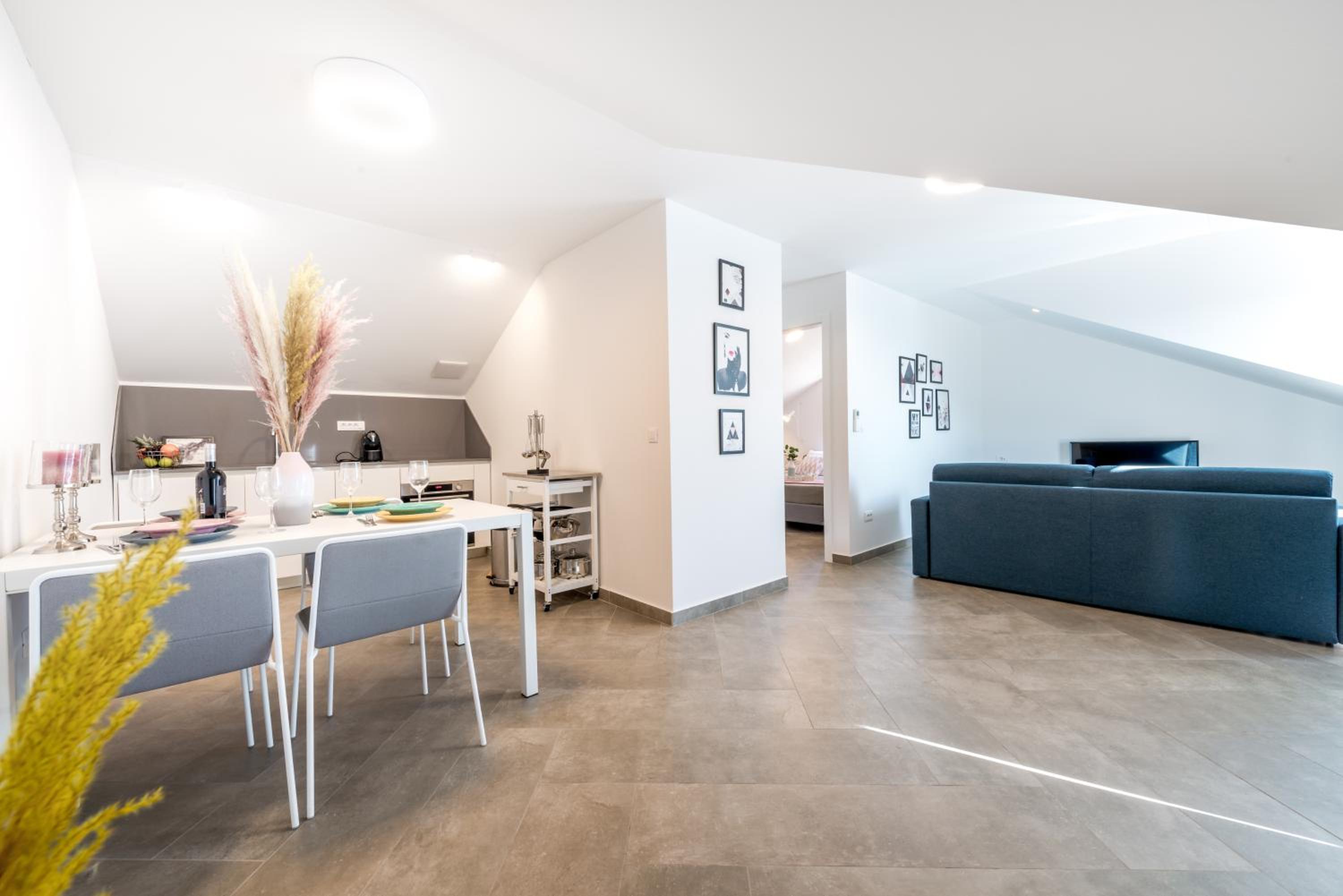 One-Bedroom Apartment with Hot Tub