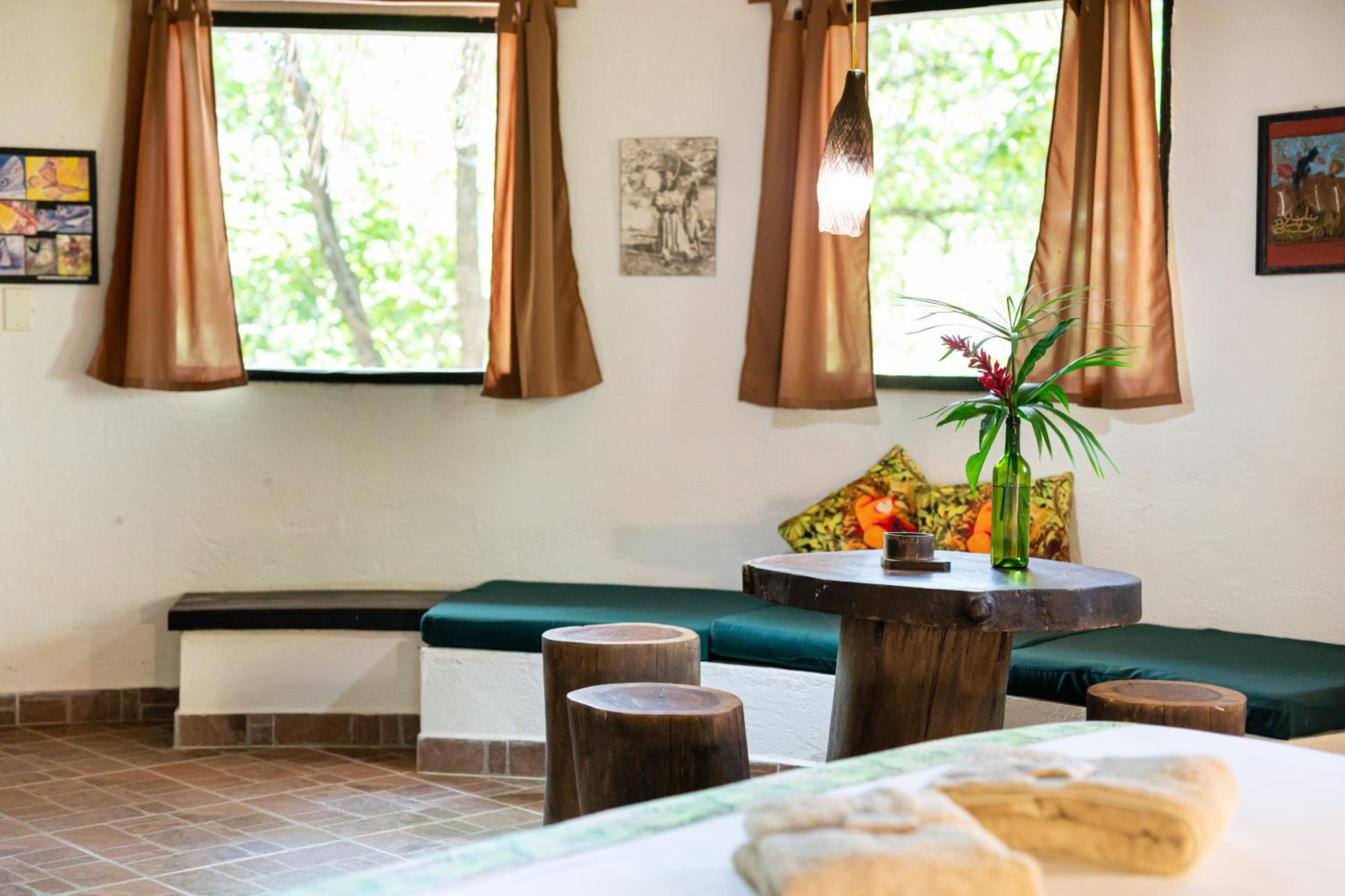 Bungalow (2 Adults) photo 3