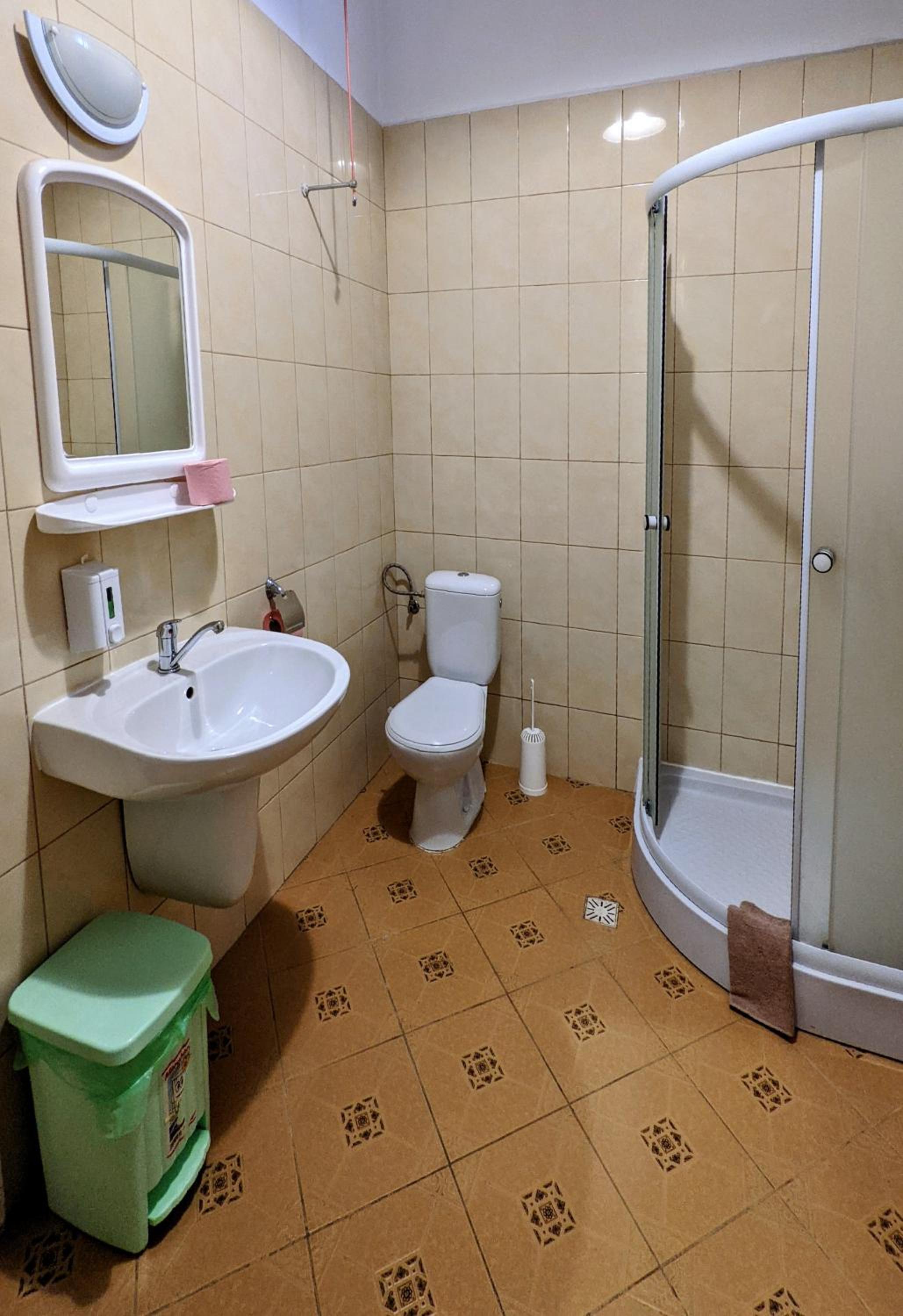 Single Room with Shared Bathroom photo 2