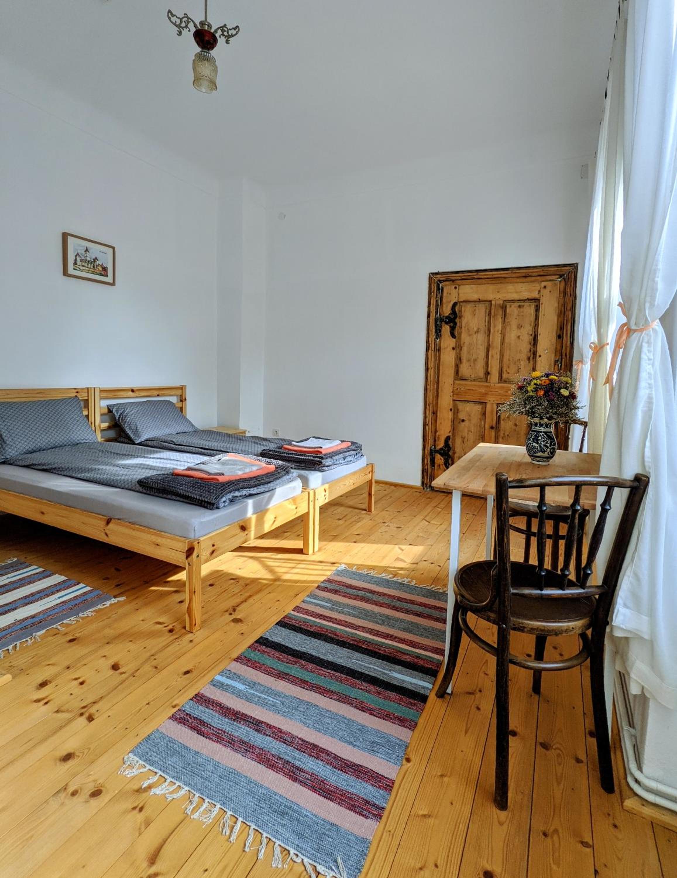 Double Room with Private Bathroom - Photo 3