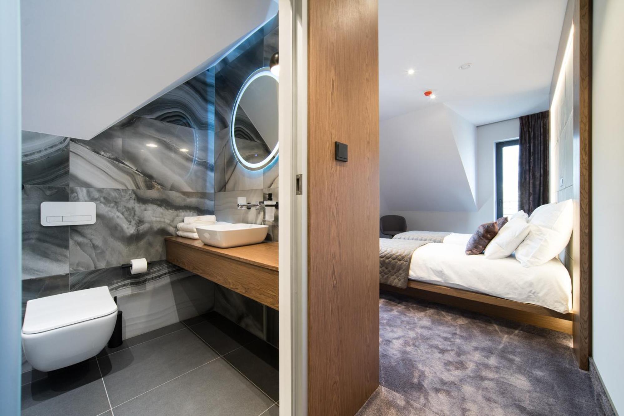 Standard Twin Room - Photo 2