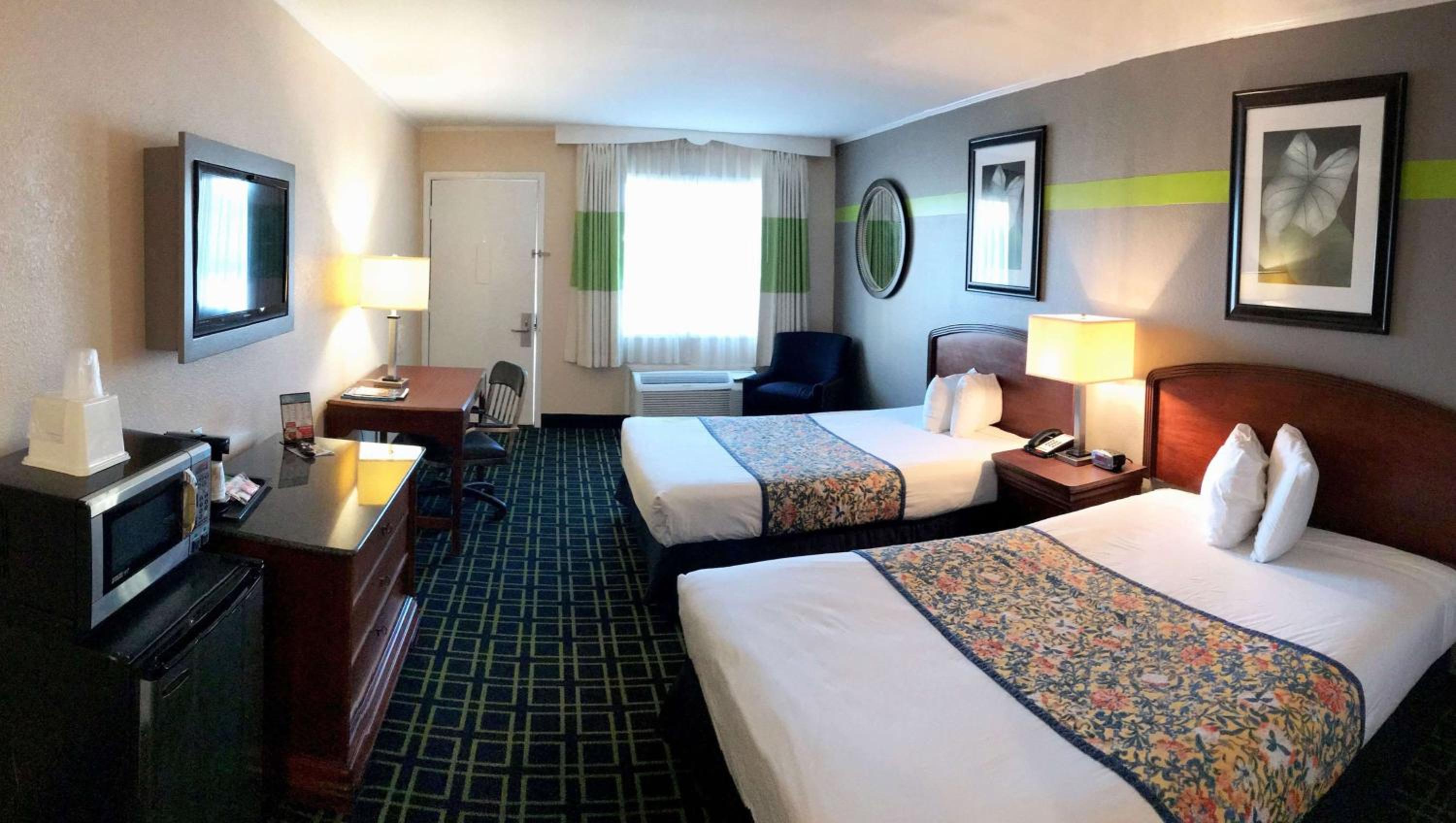 Business Double Room - Non-Smoking photo 2