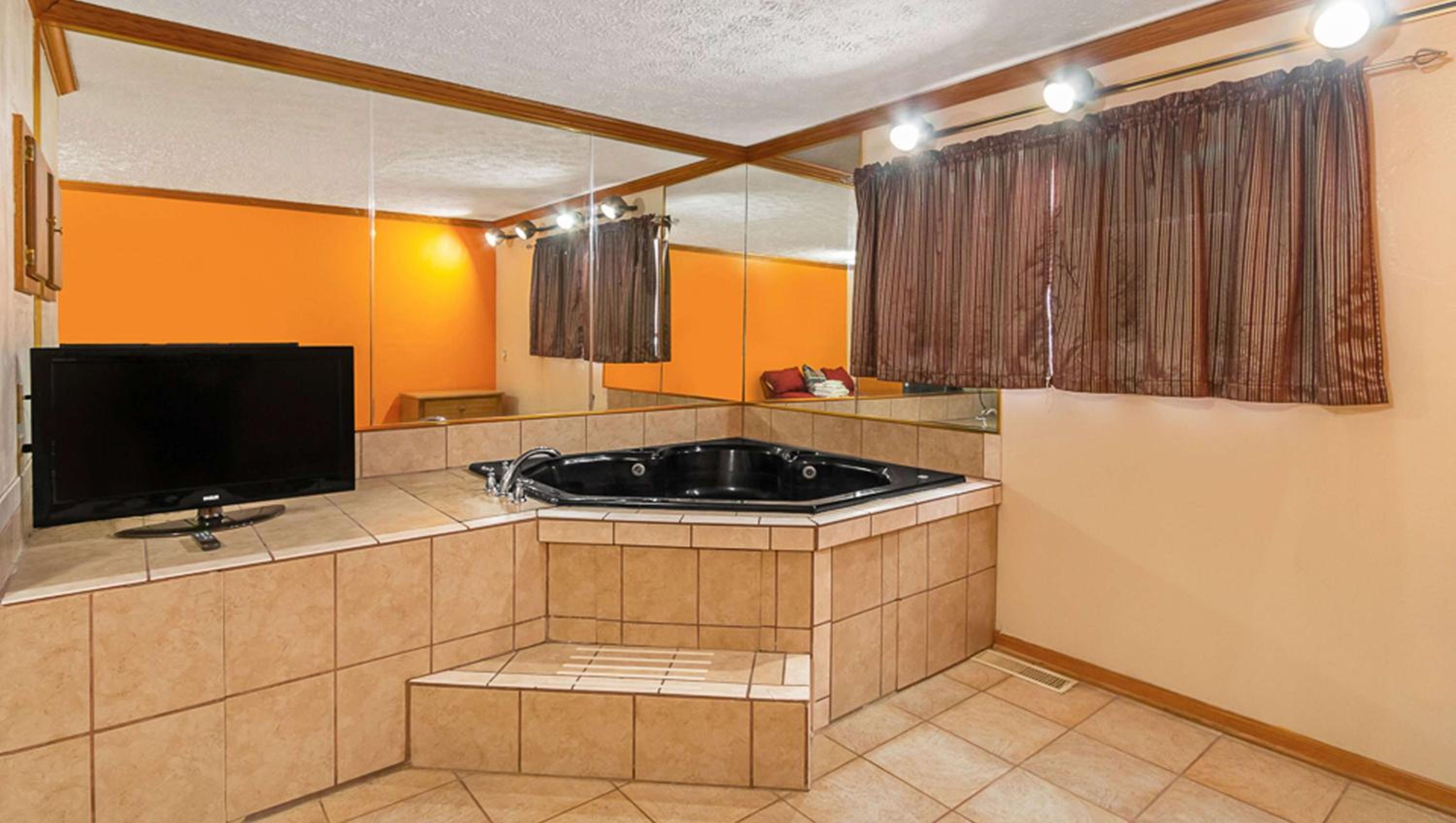 Queen Room with Spa Bath - Photo 7