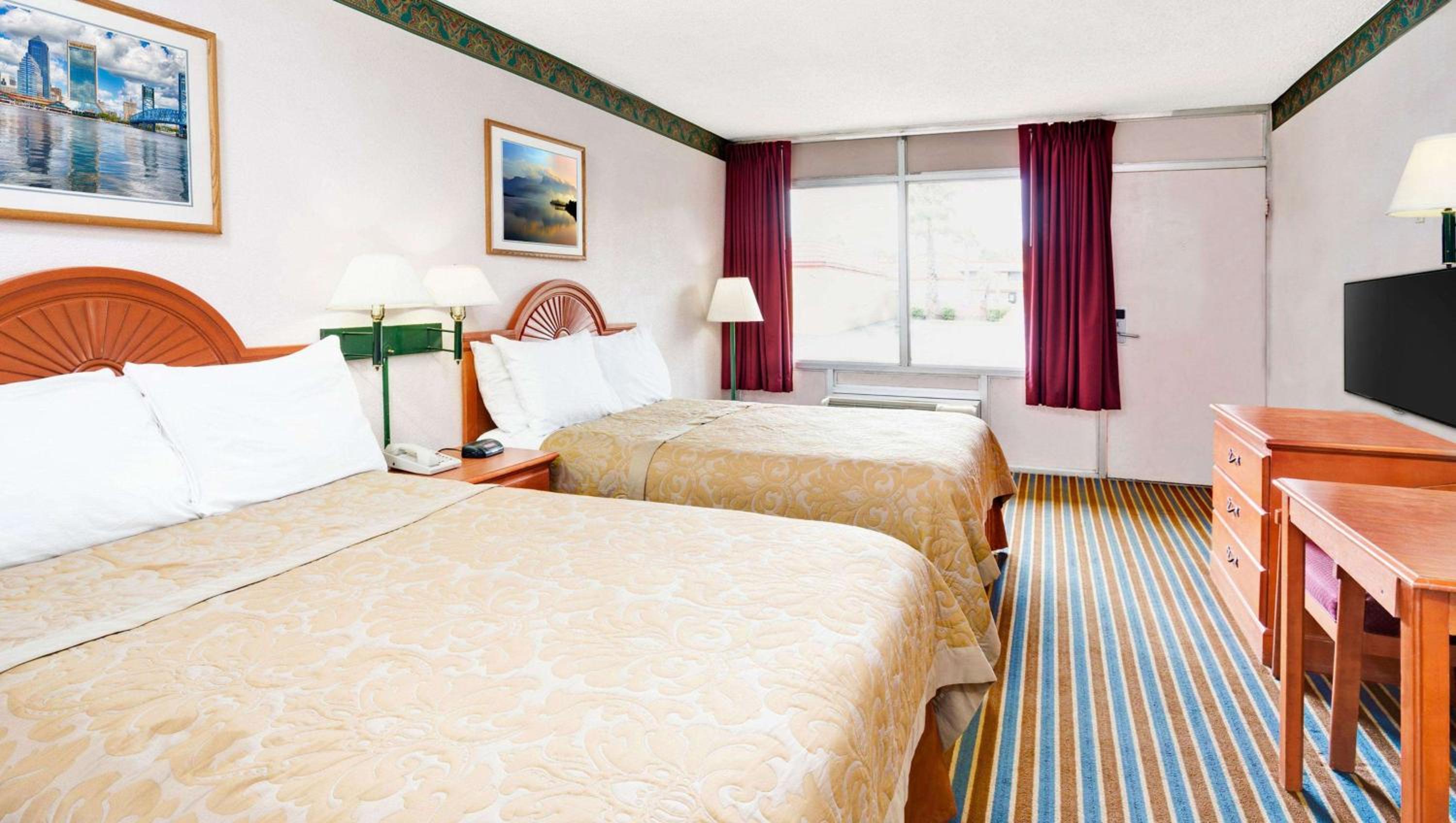 Double Room with Two Double Beds - Smoking - Photo 1