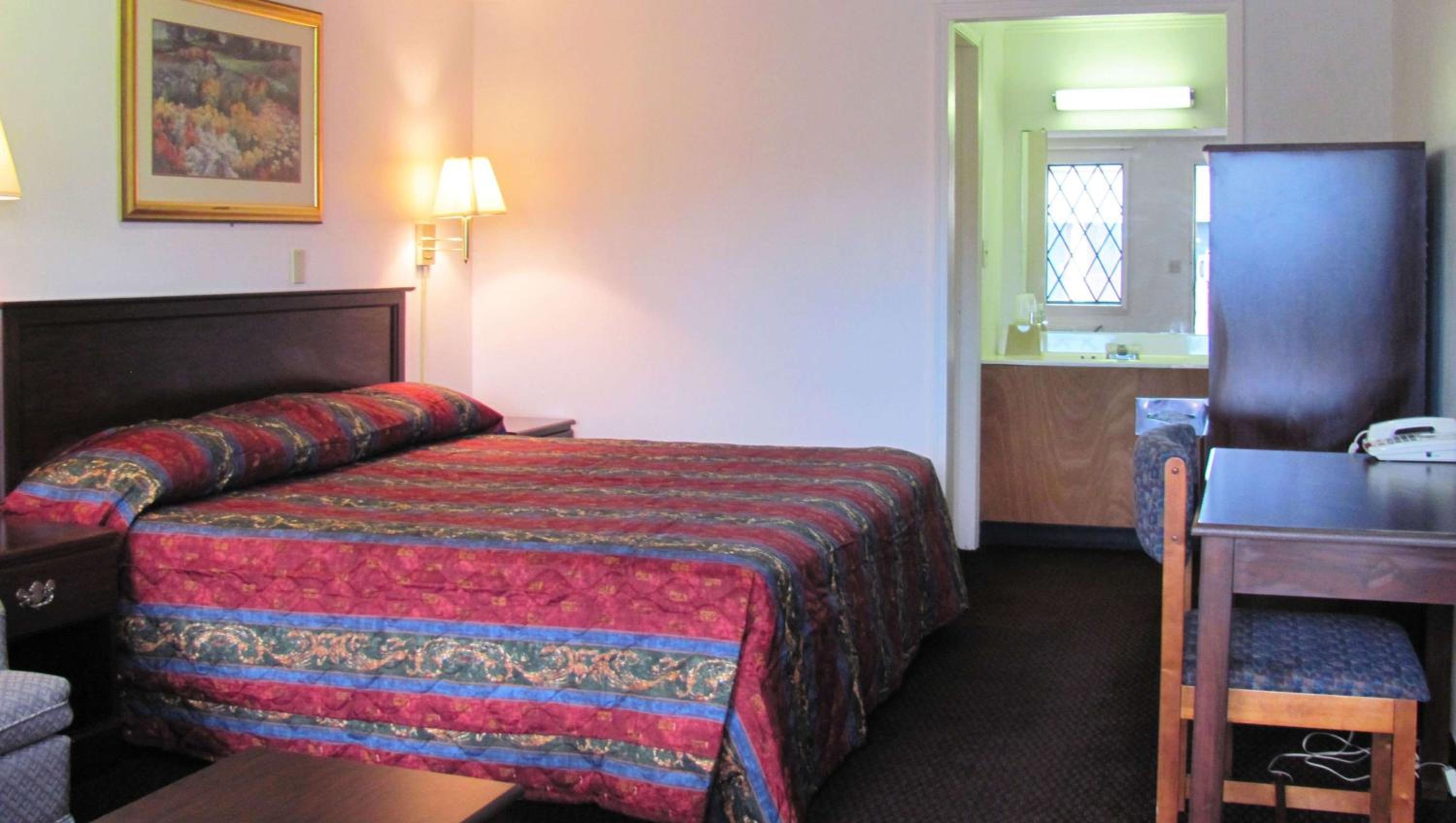 King Room - Non-Smoking - Photo 1
