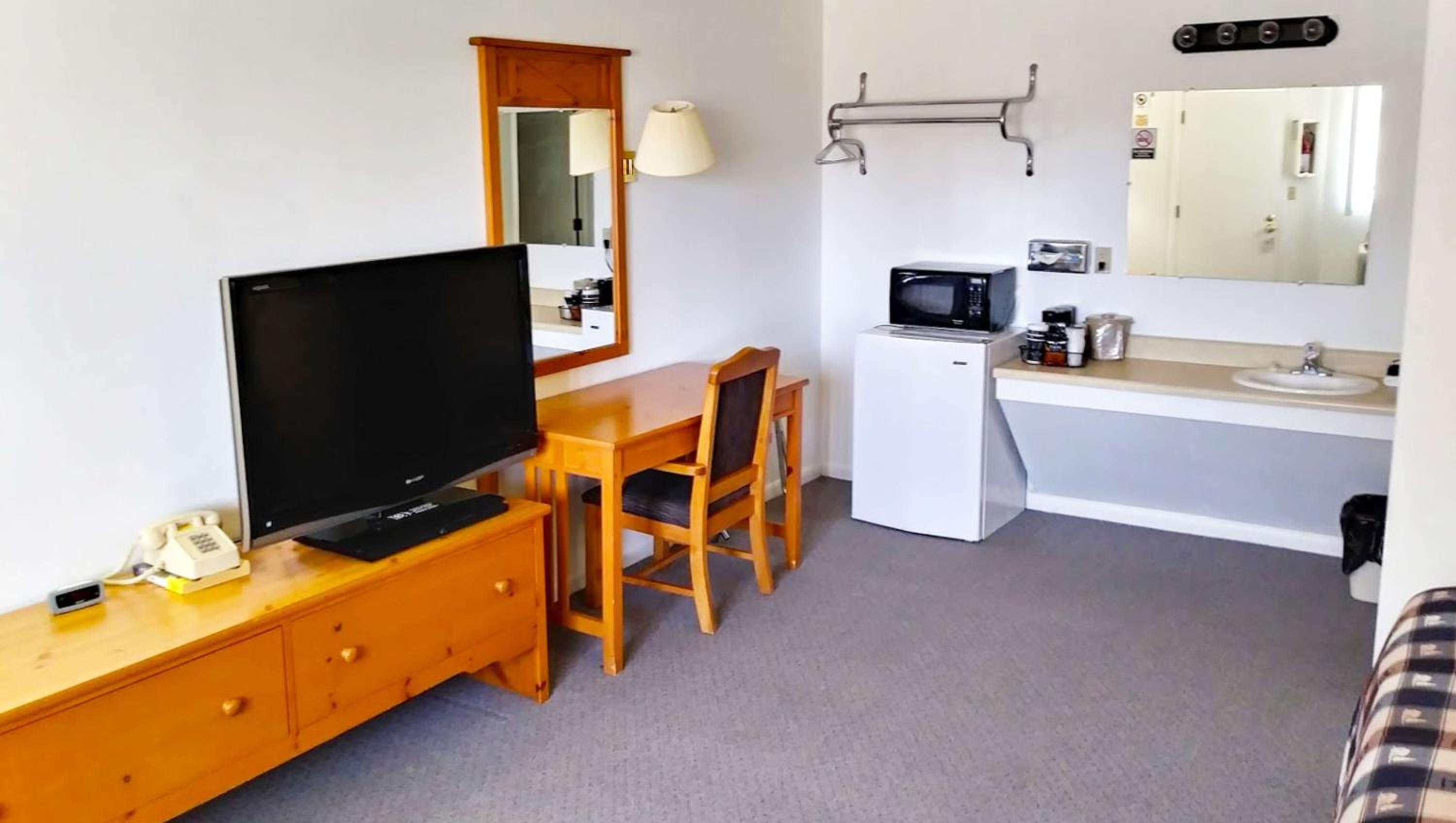 Standard Double Room - Photo 3