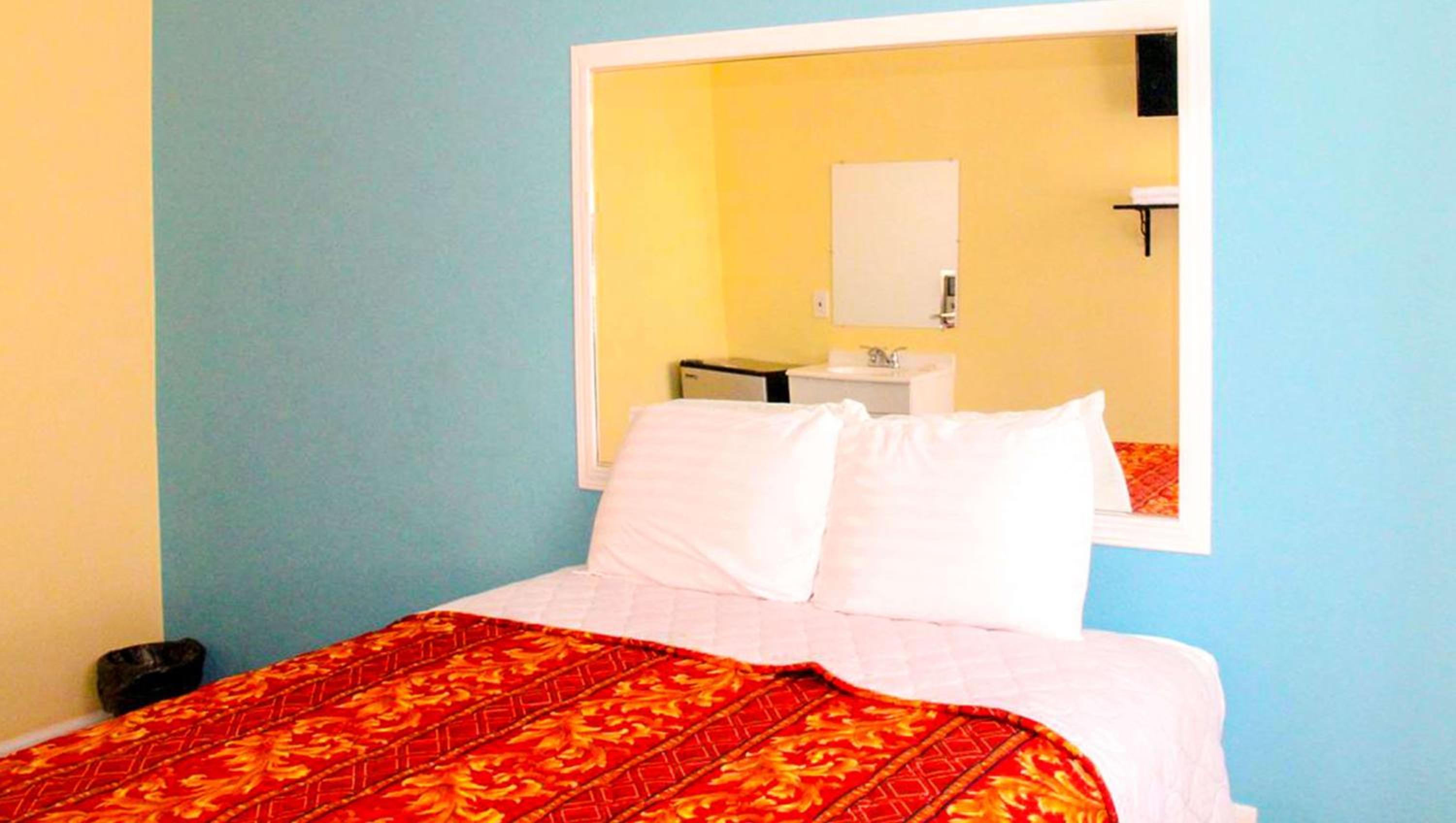 Double Room with Private Bathroom photo 2