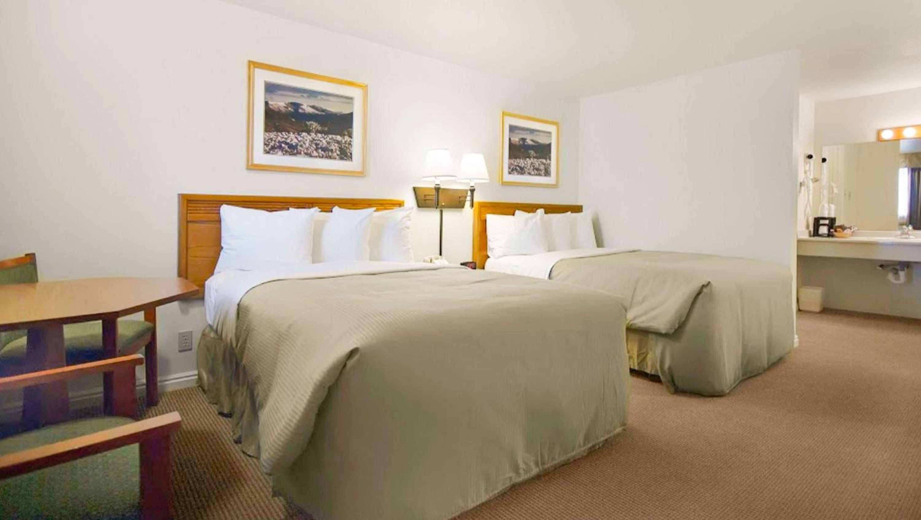 Double Room With Two Double Beds - Non-Smoking photo 1