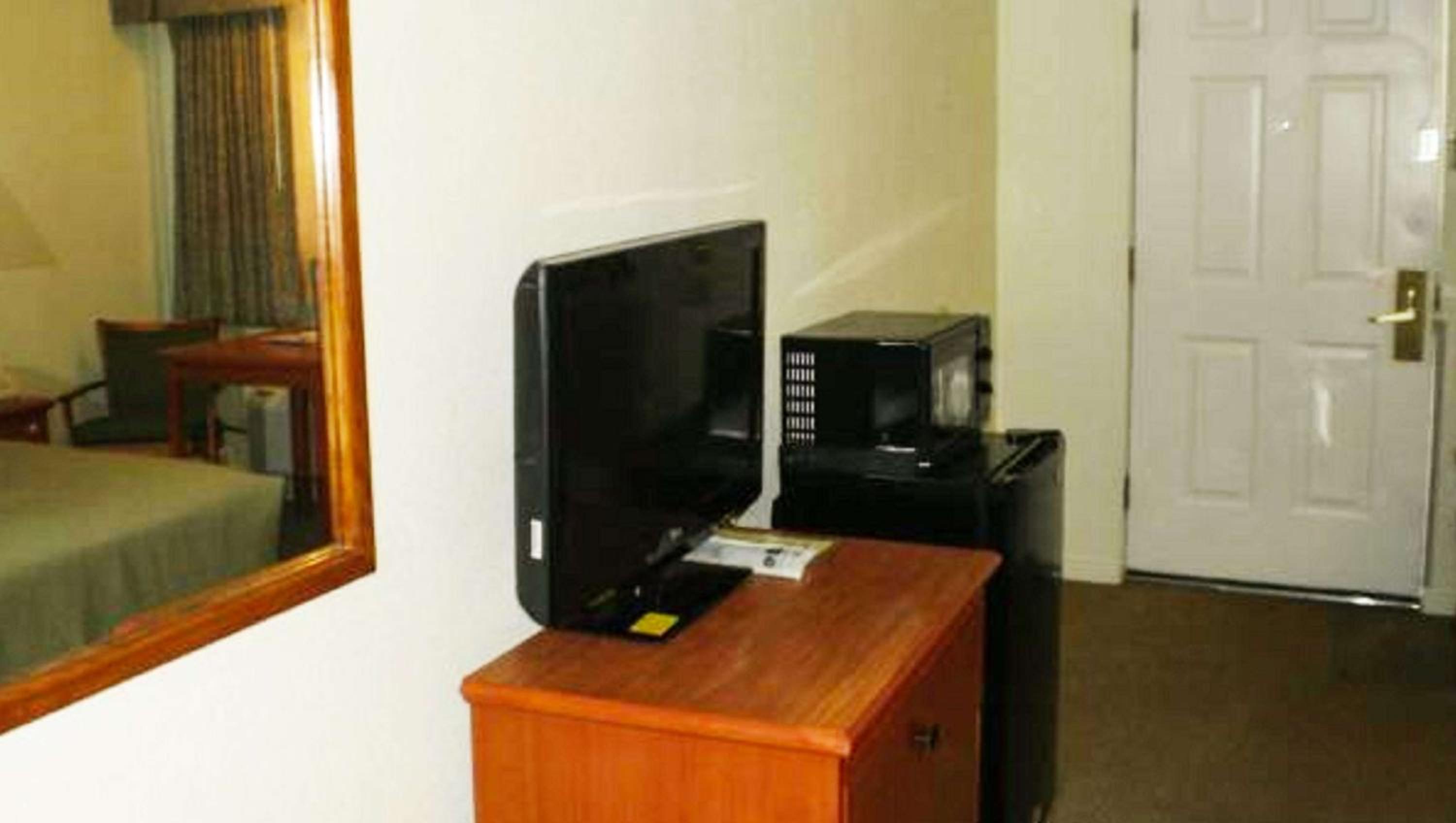 King Room - Disability Access photo 2