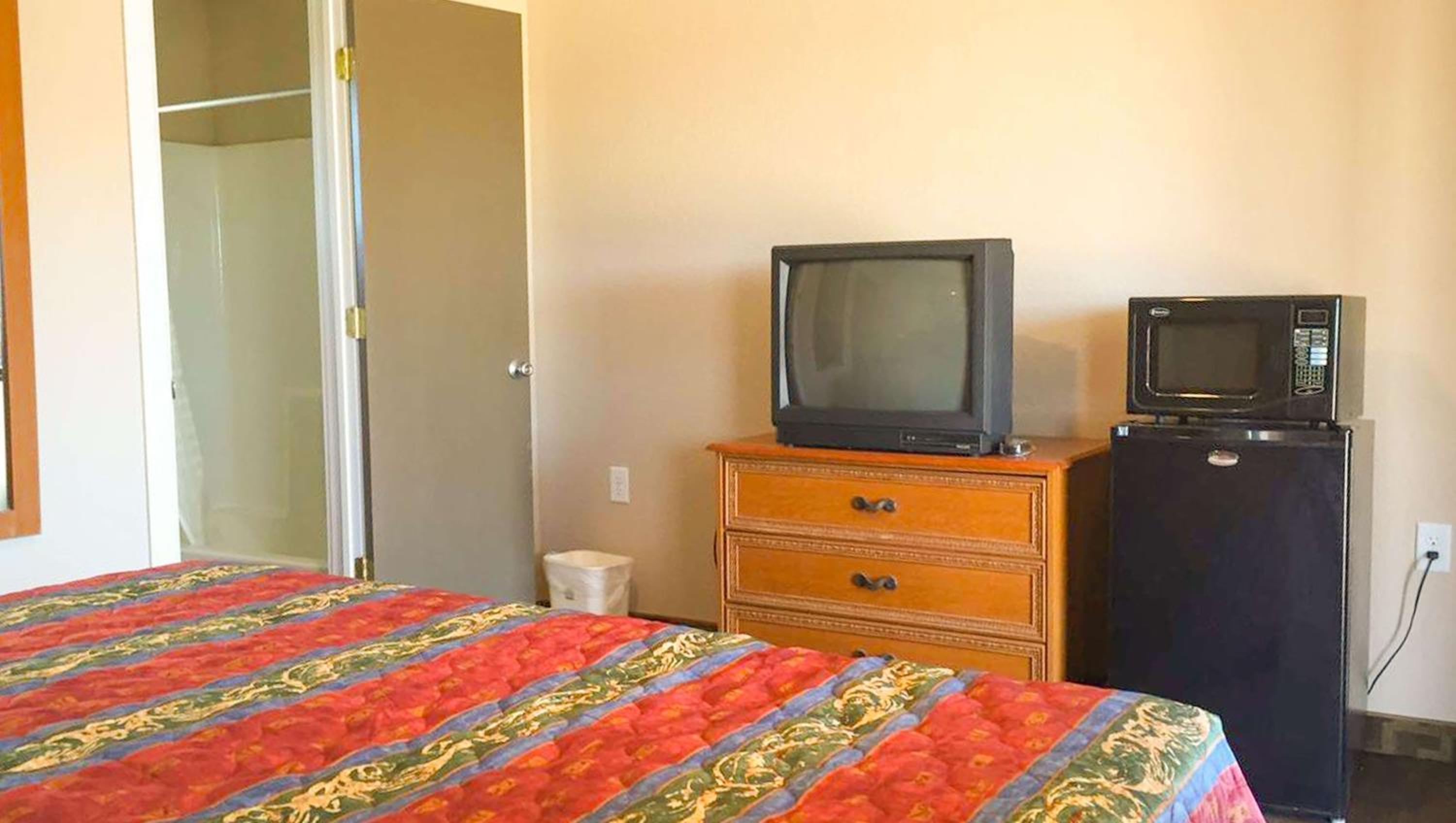 Queen Room - Disability Access photo 2
