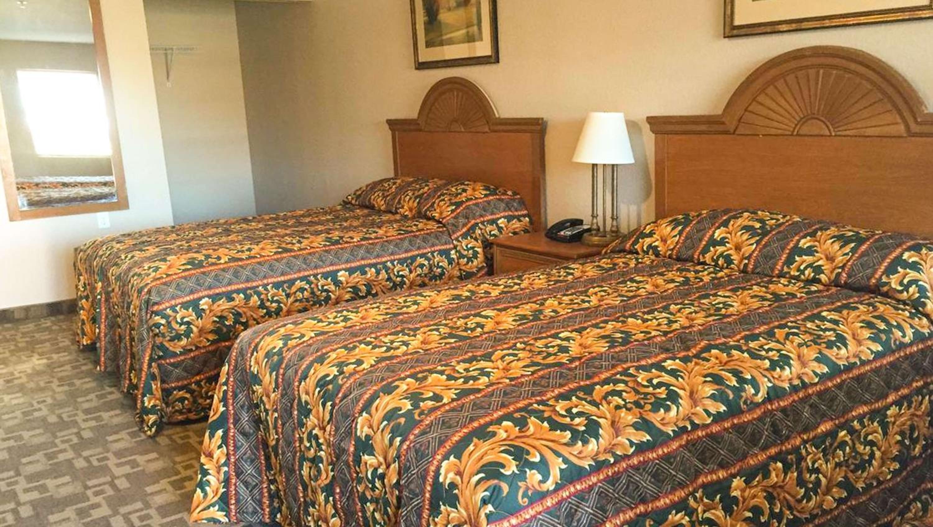 Queen Room With Two Queen Beds - Disability Access photo 1